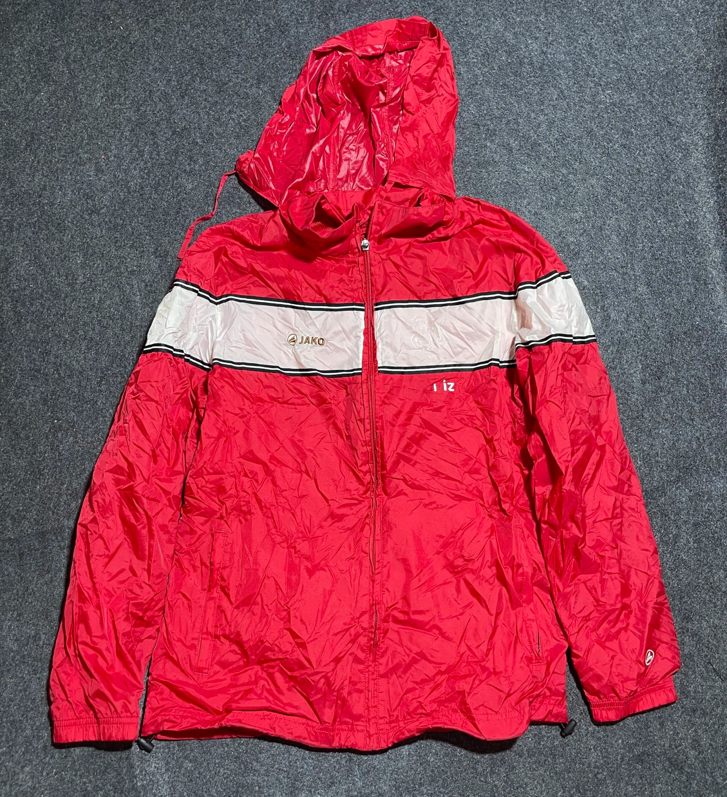 Red simple front view