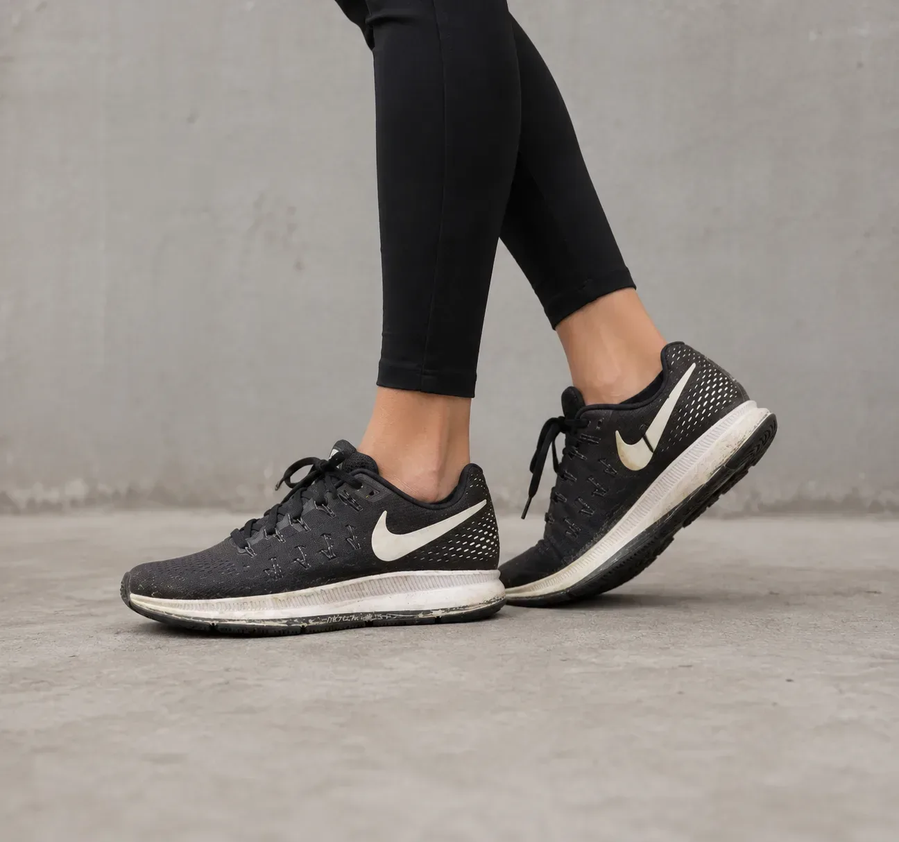 SHOE'S
