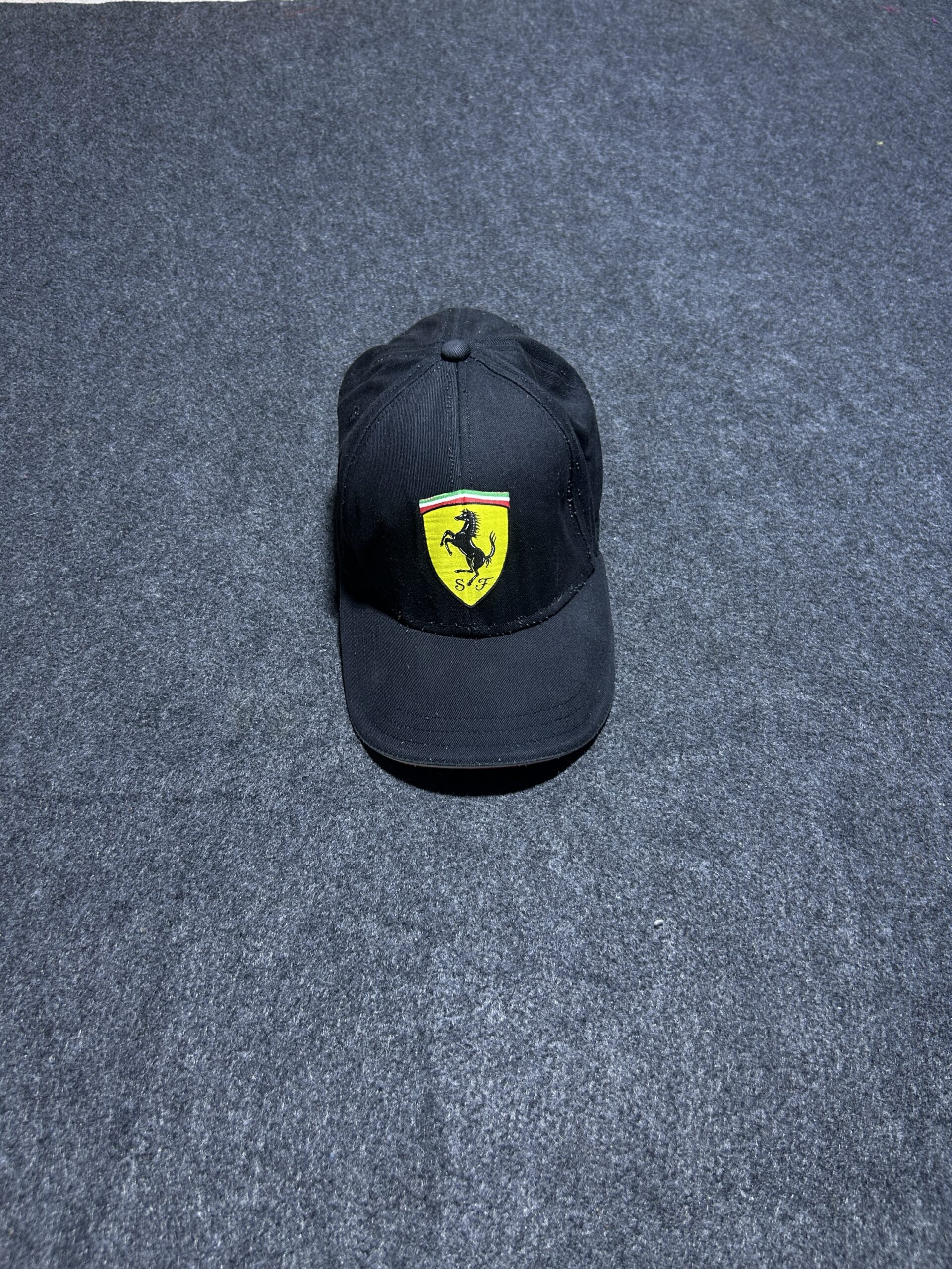 Black simple detail view
