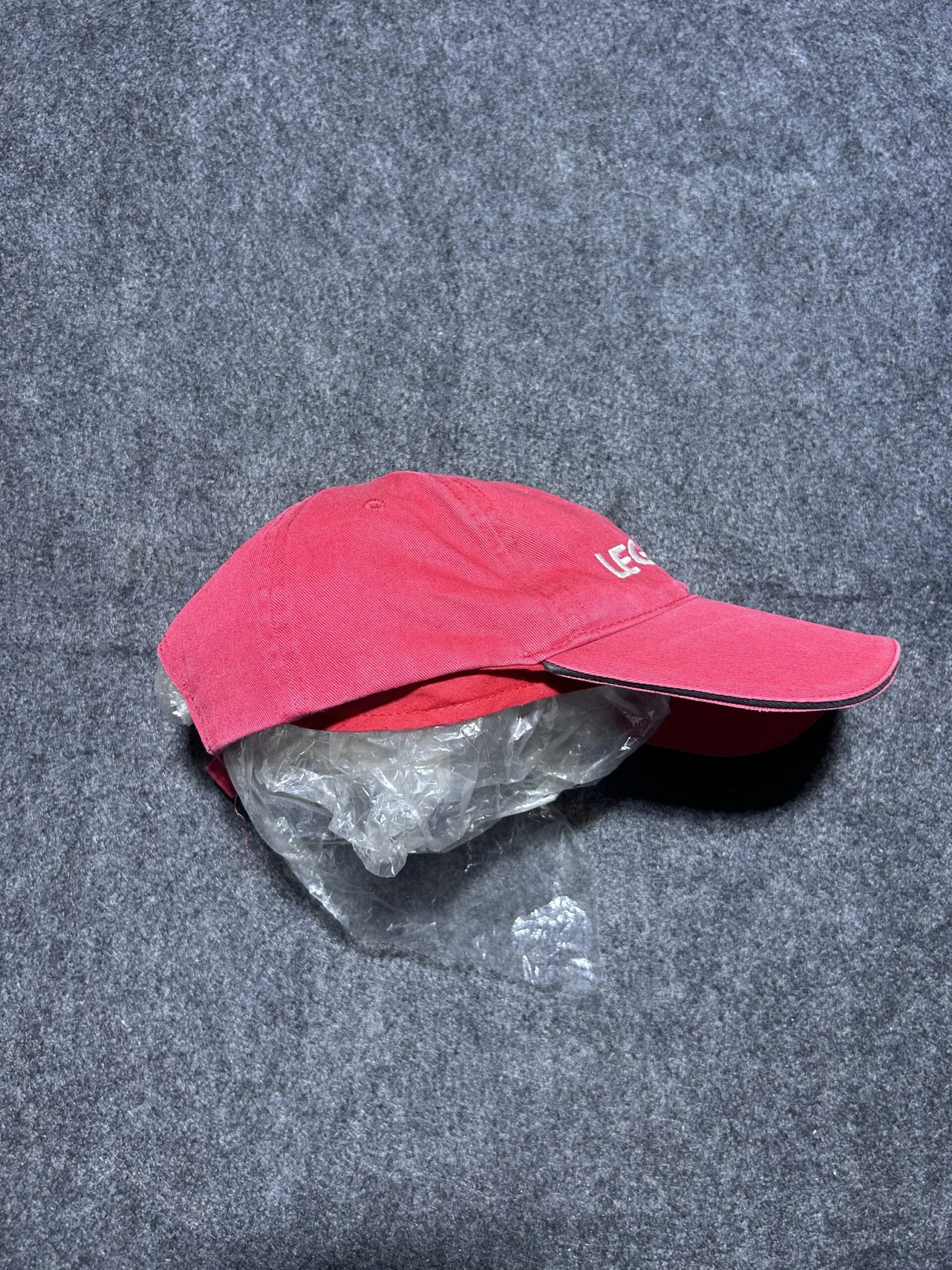 Red simple detail view
