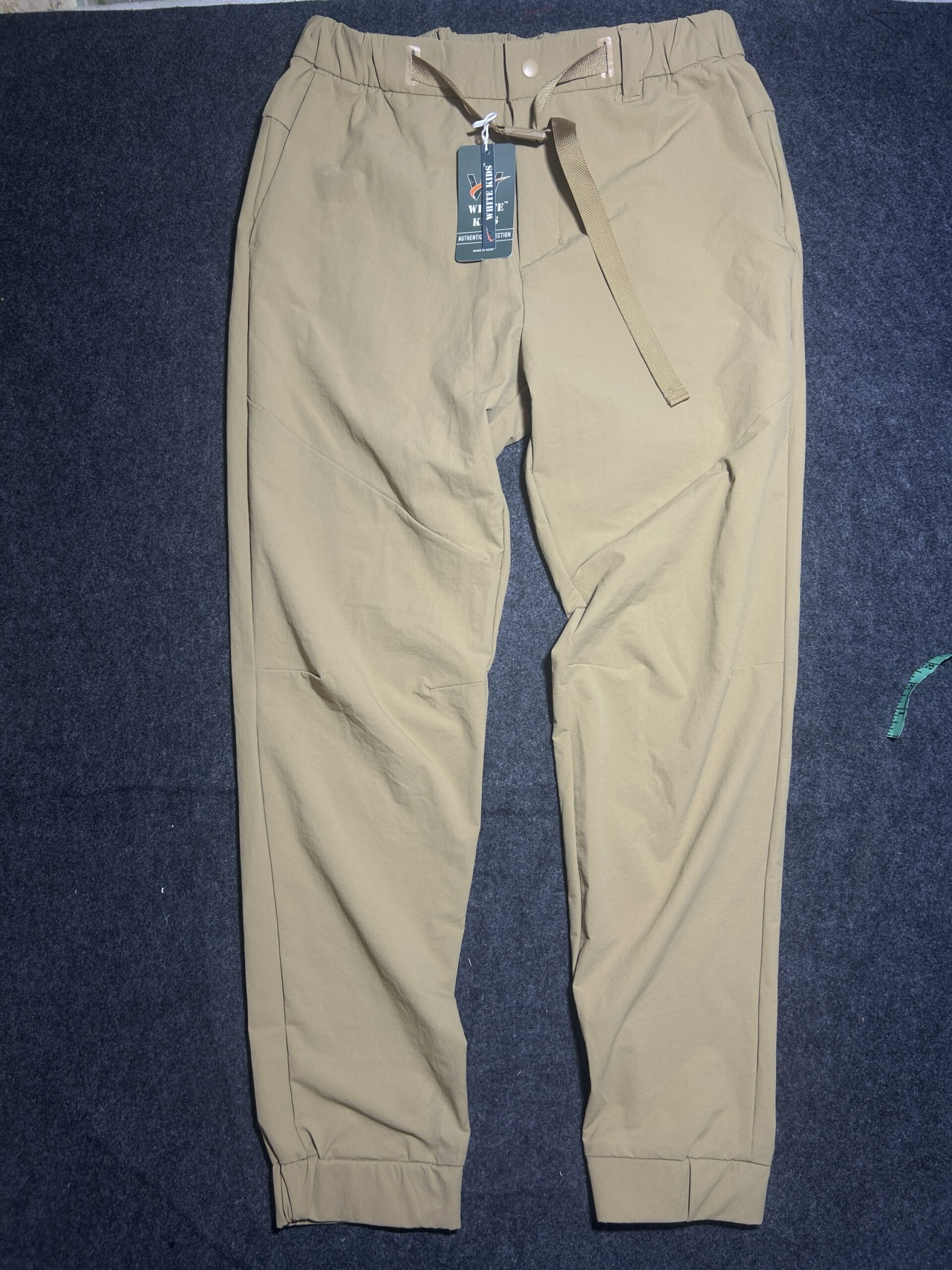 Beige simple detail view