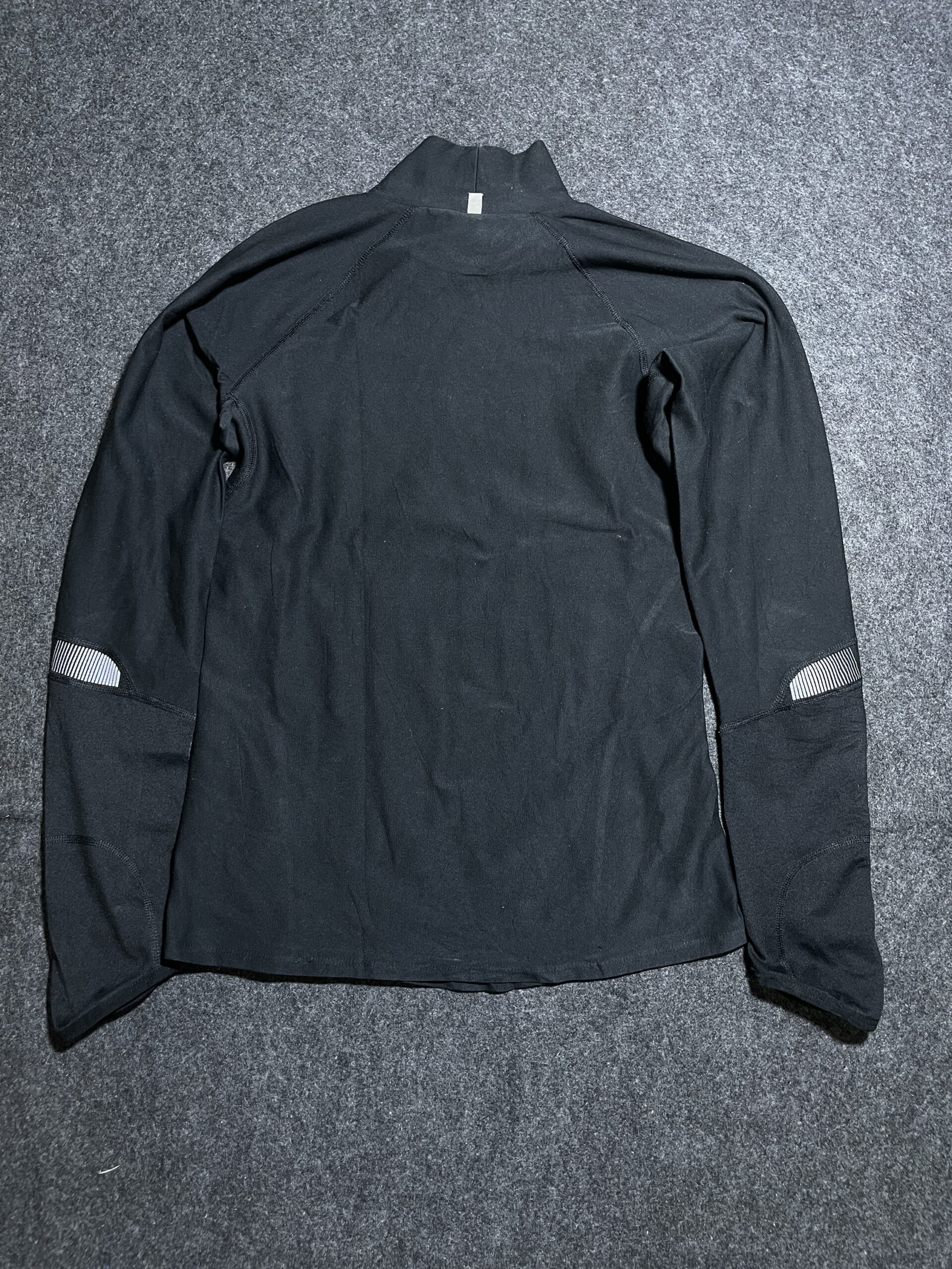 Nike Black simple detail view
