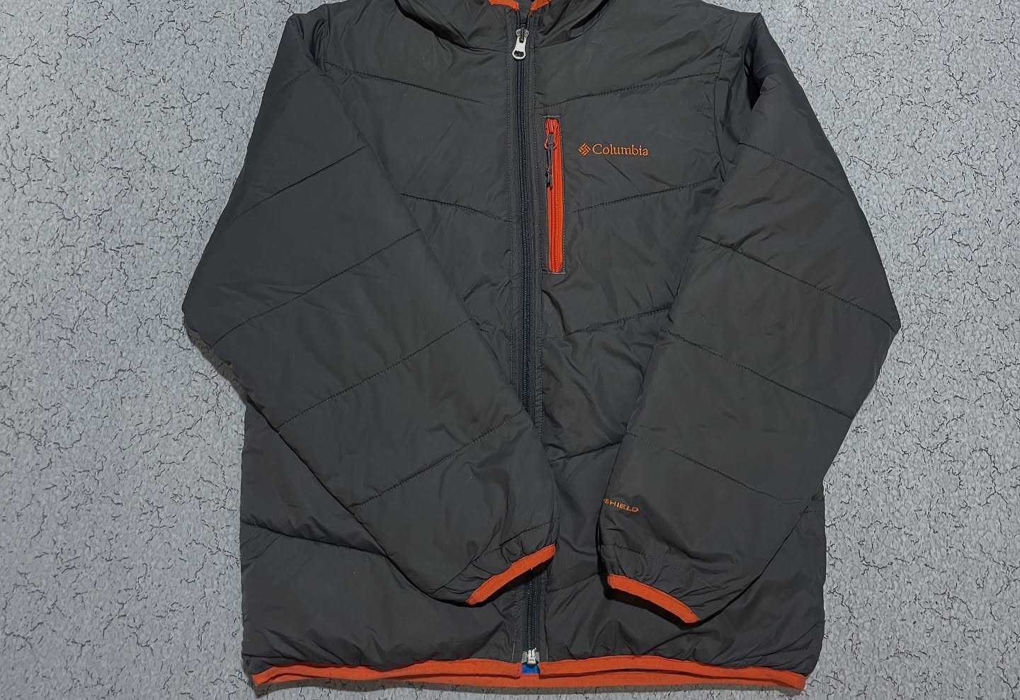 Columbia Puffer Jacket detail view