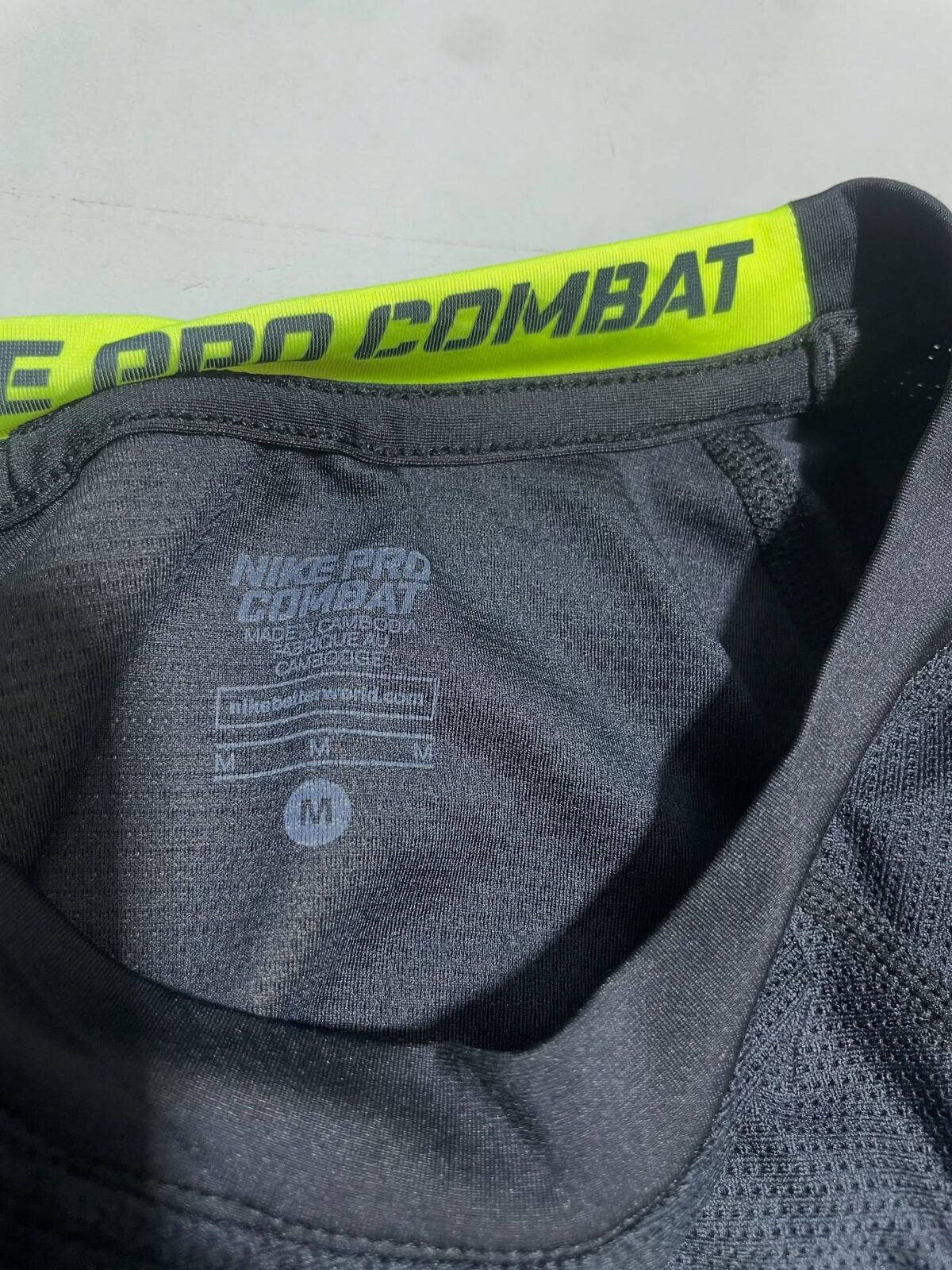 Nike simple back view
