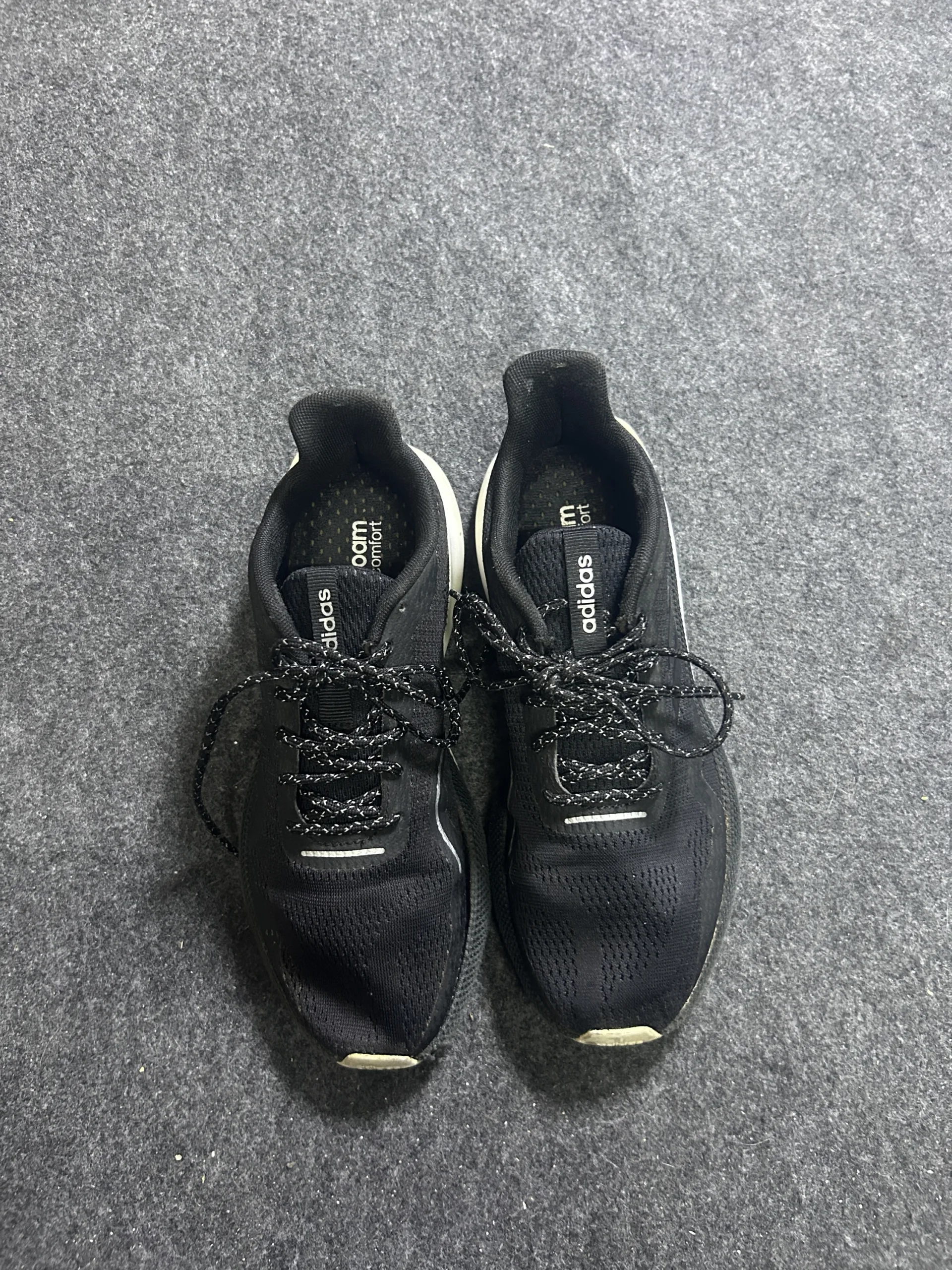 Adidas Black simple detail view