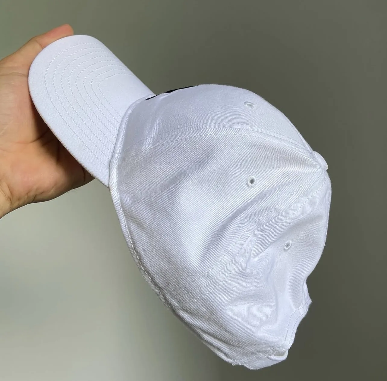 Adidas White simple detail view