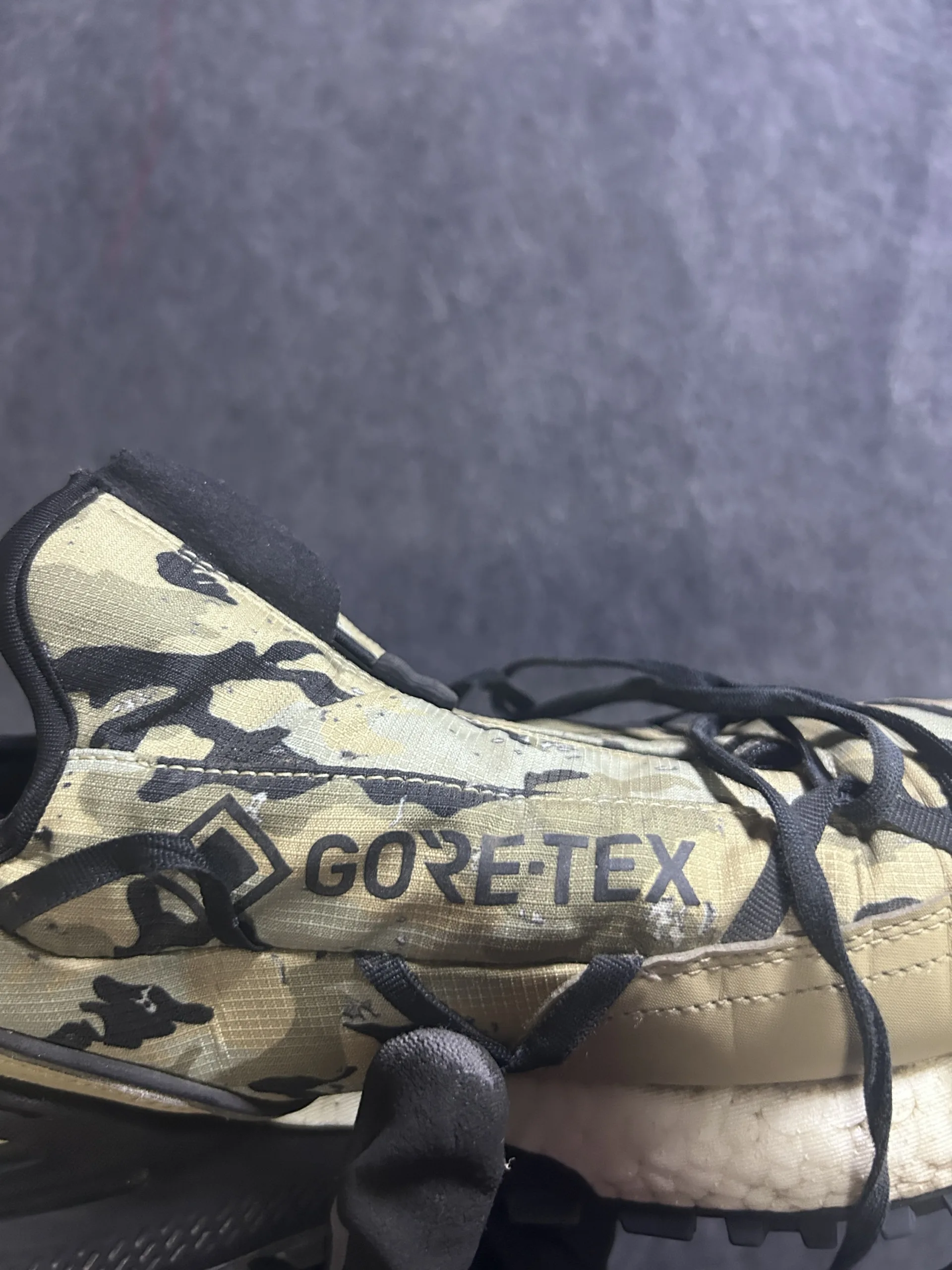 Adidas GORE-TEX simple detail view