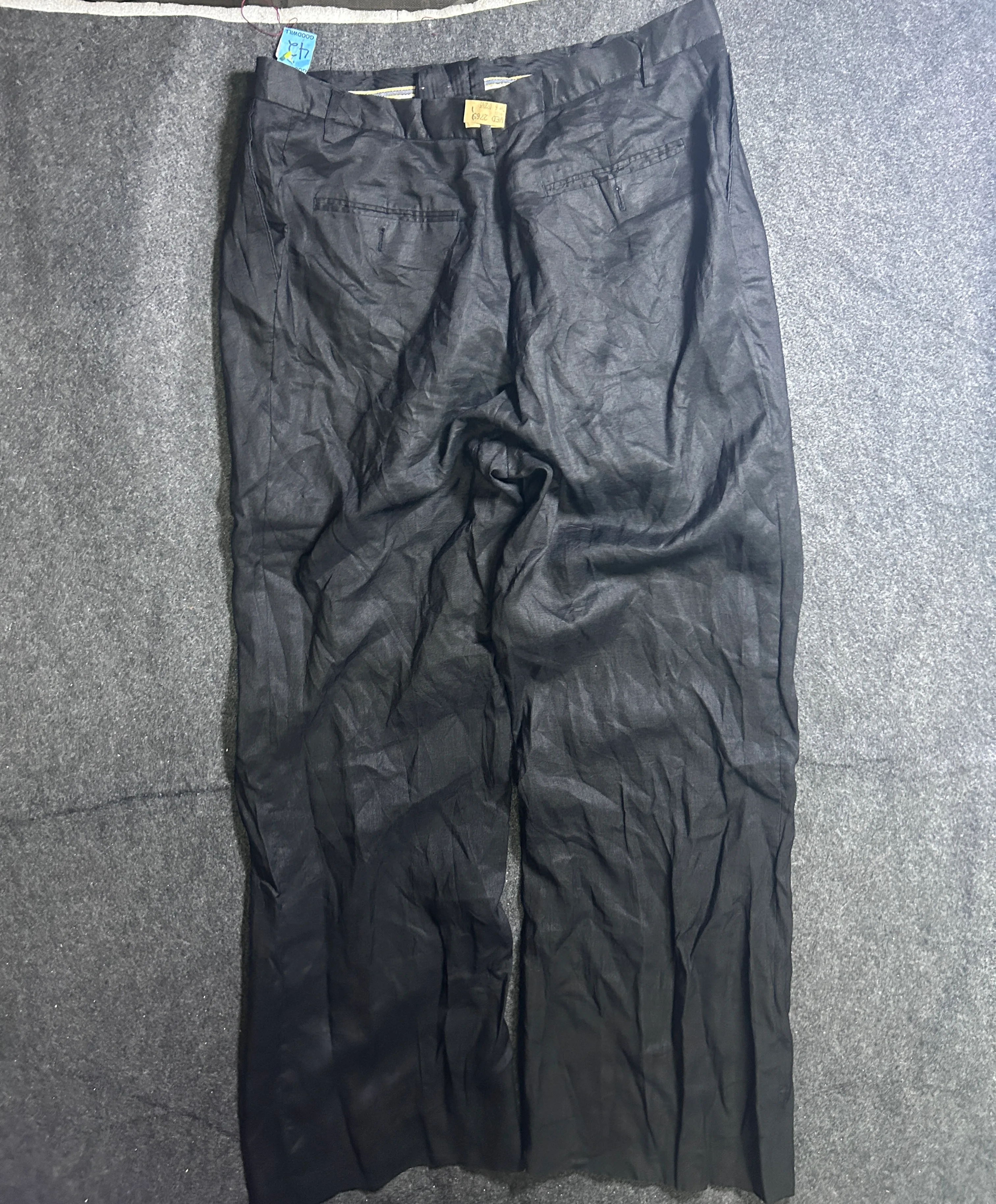 Black Trousers detail view