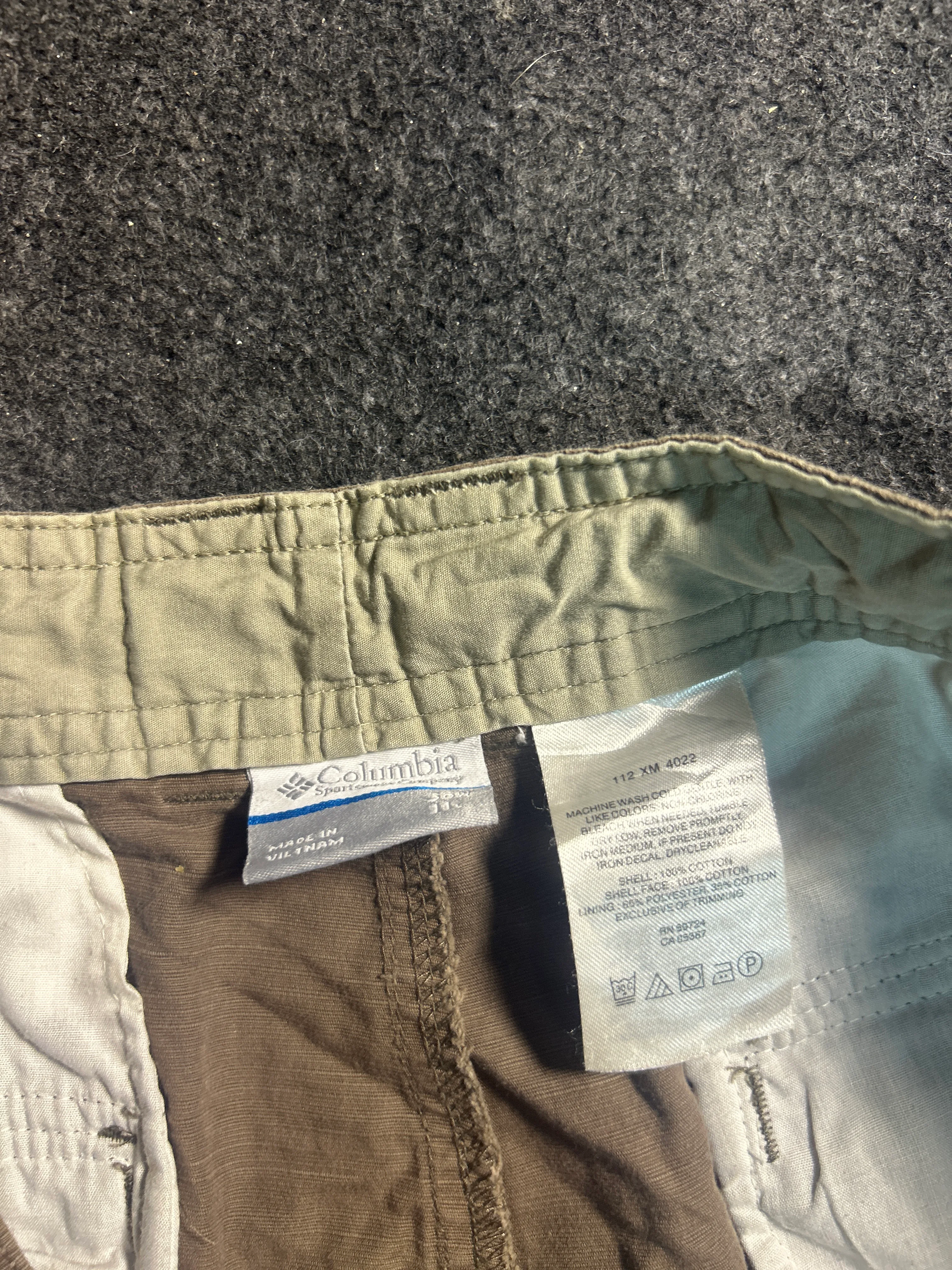 Columbia Brown Shorts back view