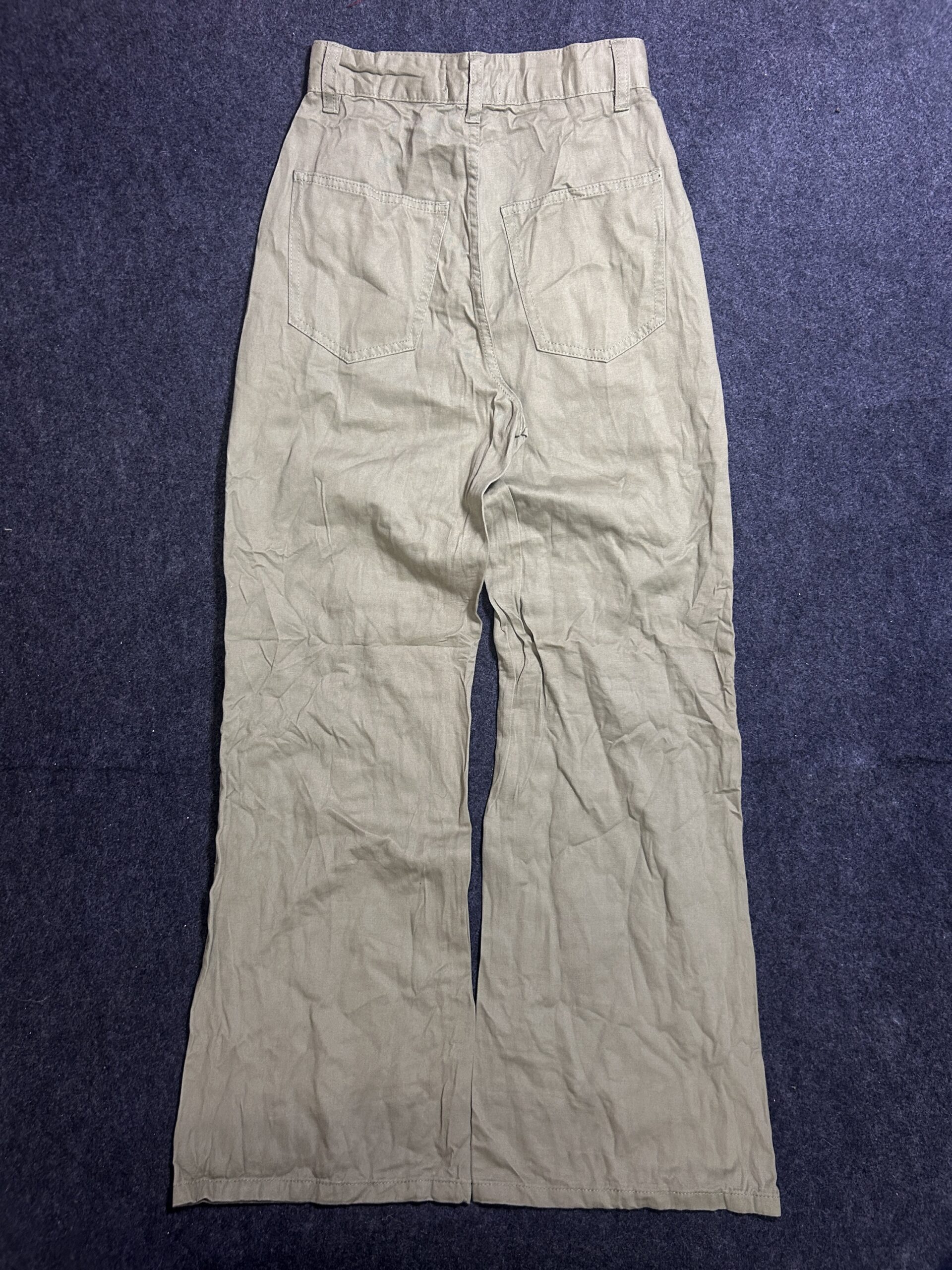 Green Trousers detail view