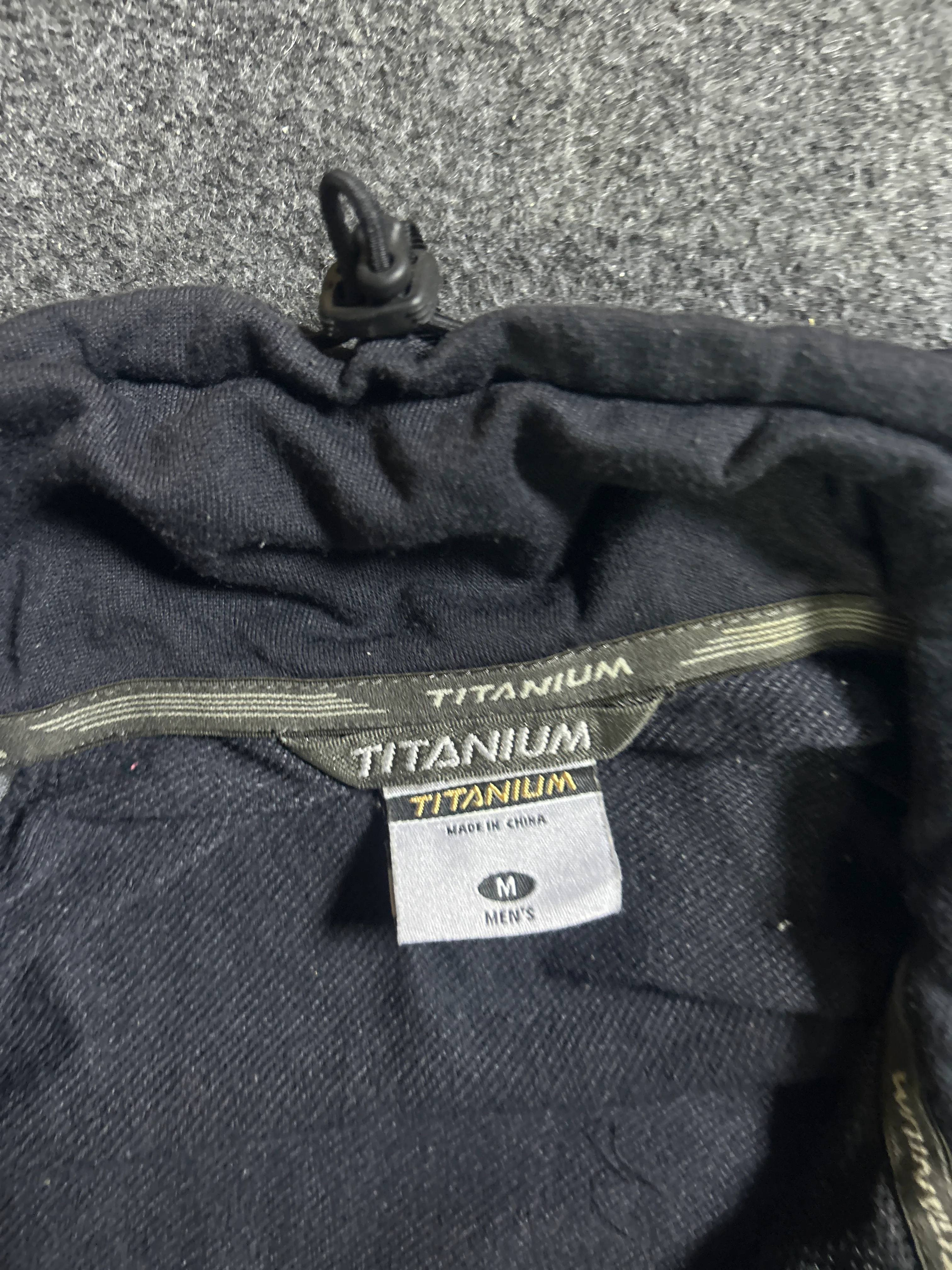 Columbia Black Softshell Jacket detail view
