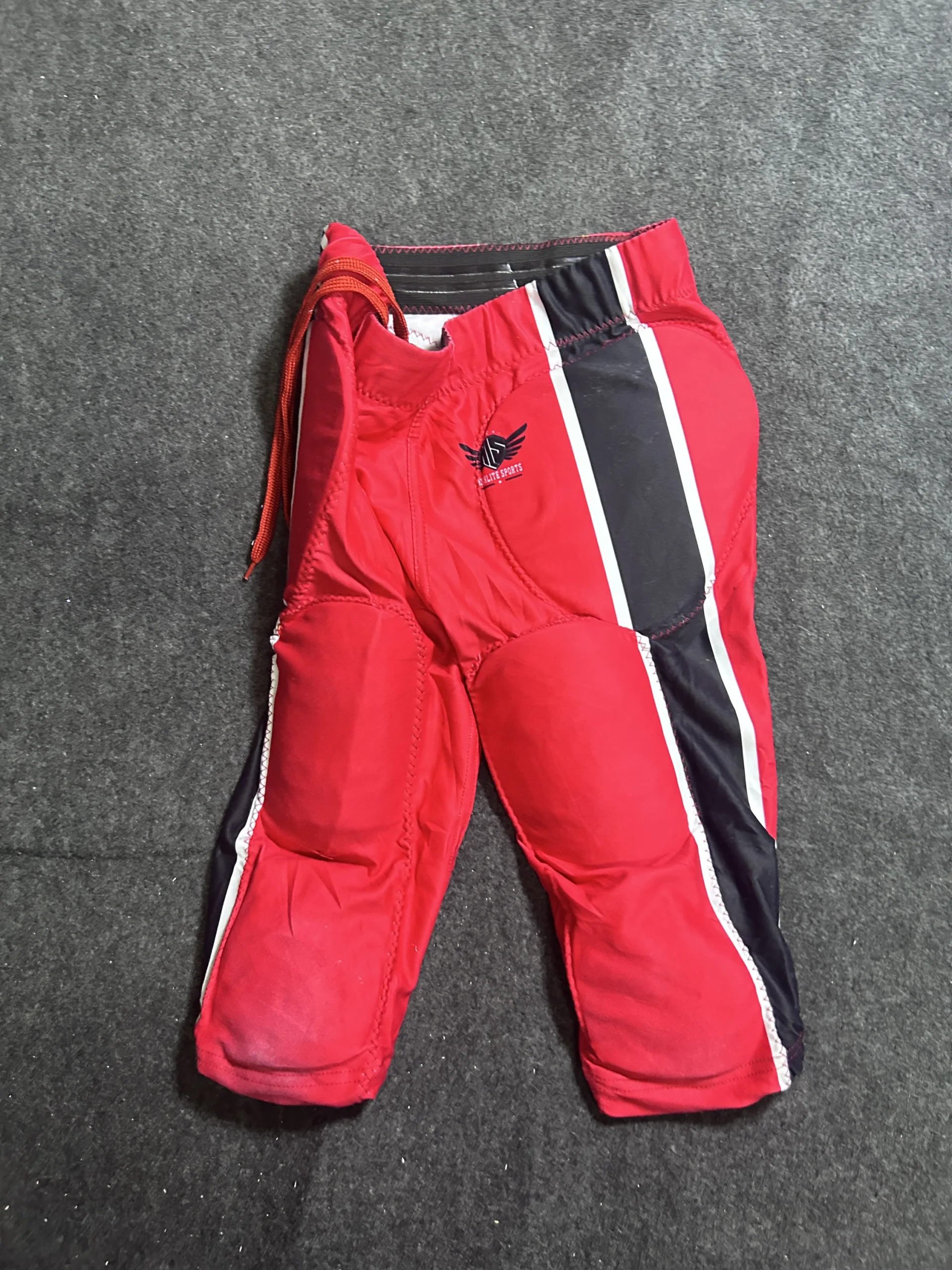 Black Trousers detail view