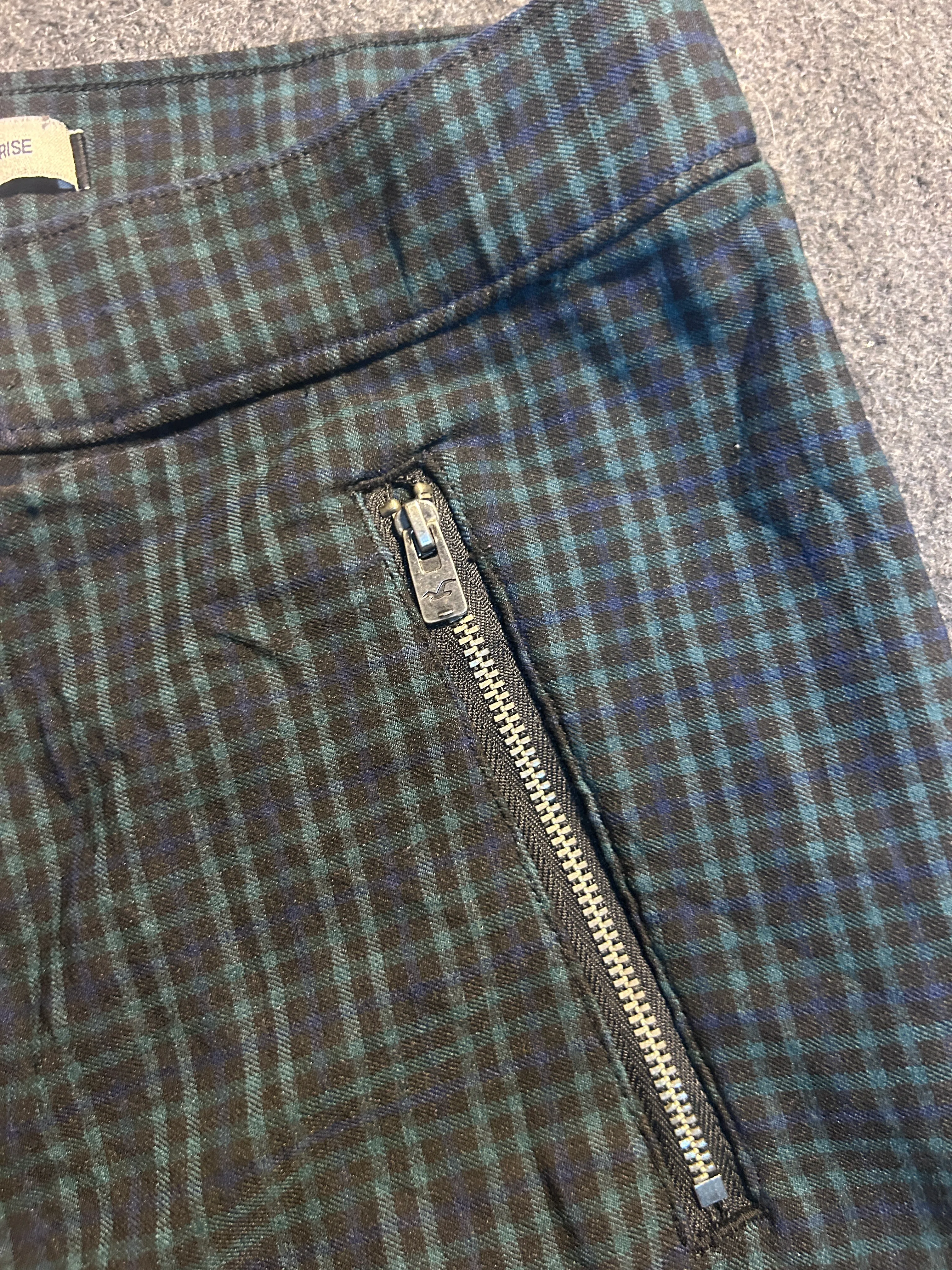 Pants detail view