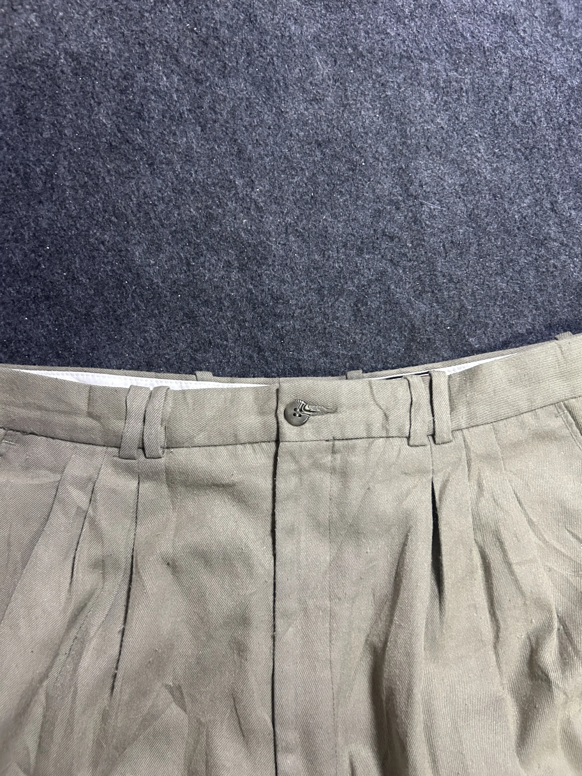 Khaki Trousers detail view