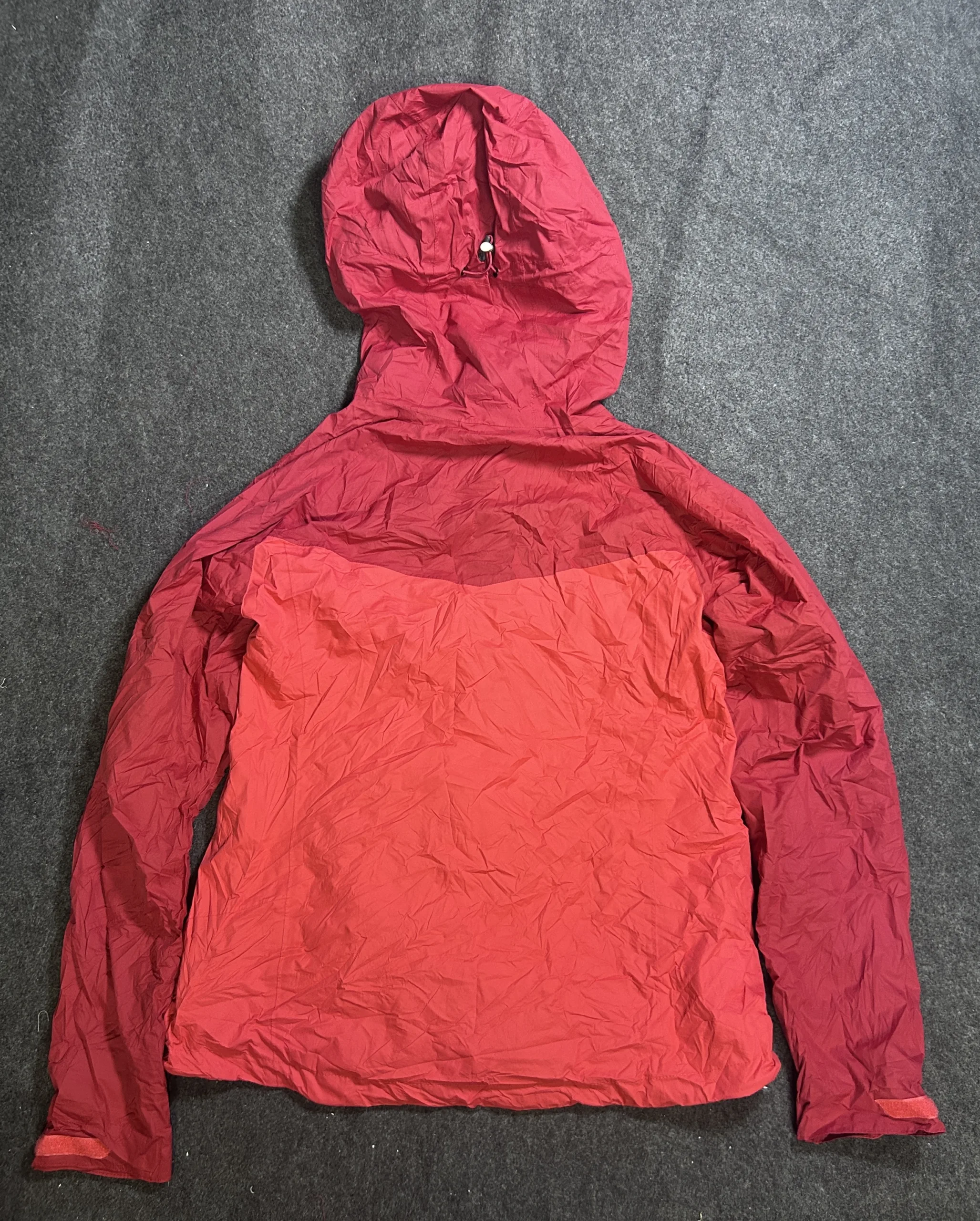 Jack Wolfskin Red Windbreaker Jacket detail view