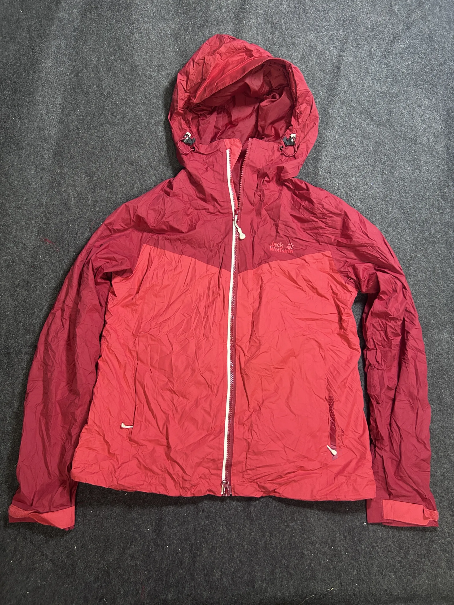 Jack Wolfskin Red Windbreaker Jacket alternate view
