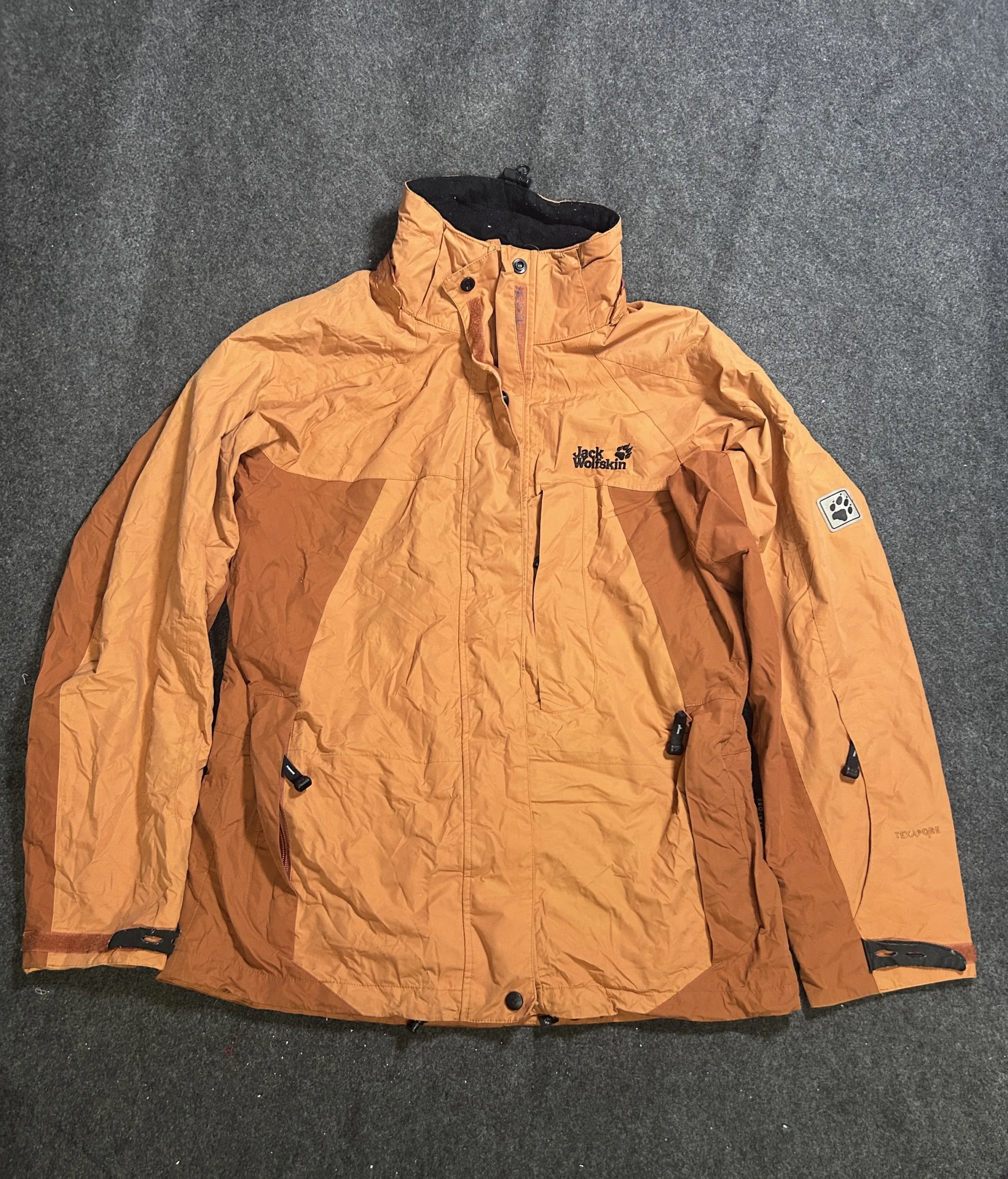 Jack Wolfskin Brown Jacket detail view