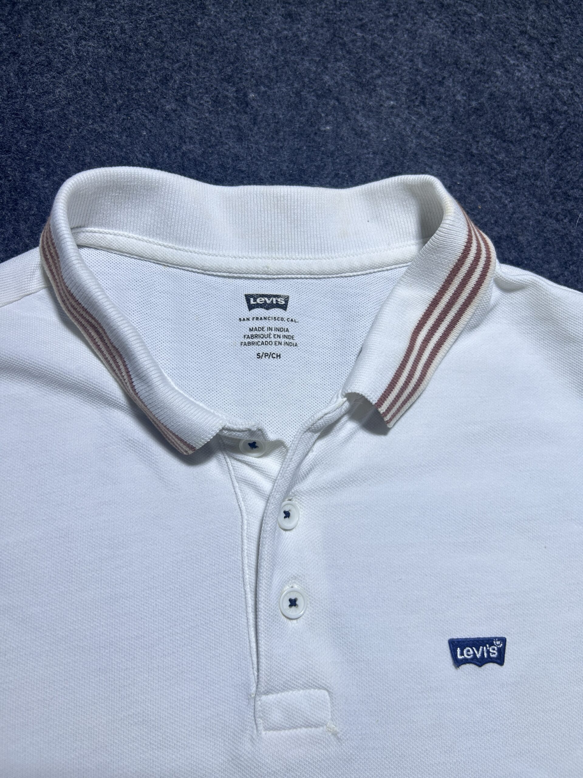 Levi's White T-Shirt detail view
