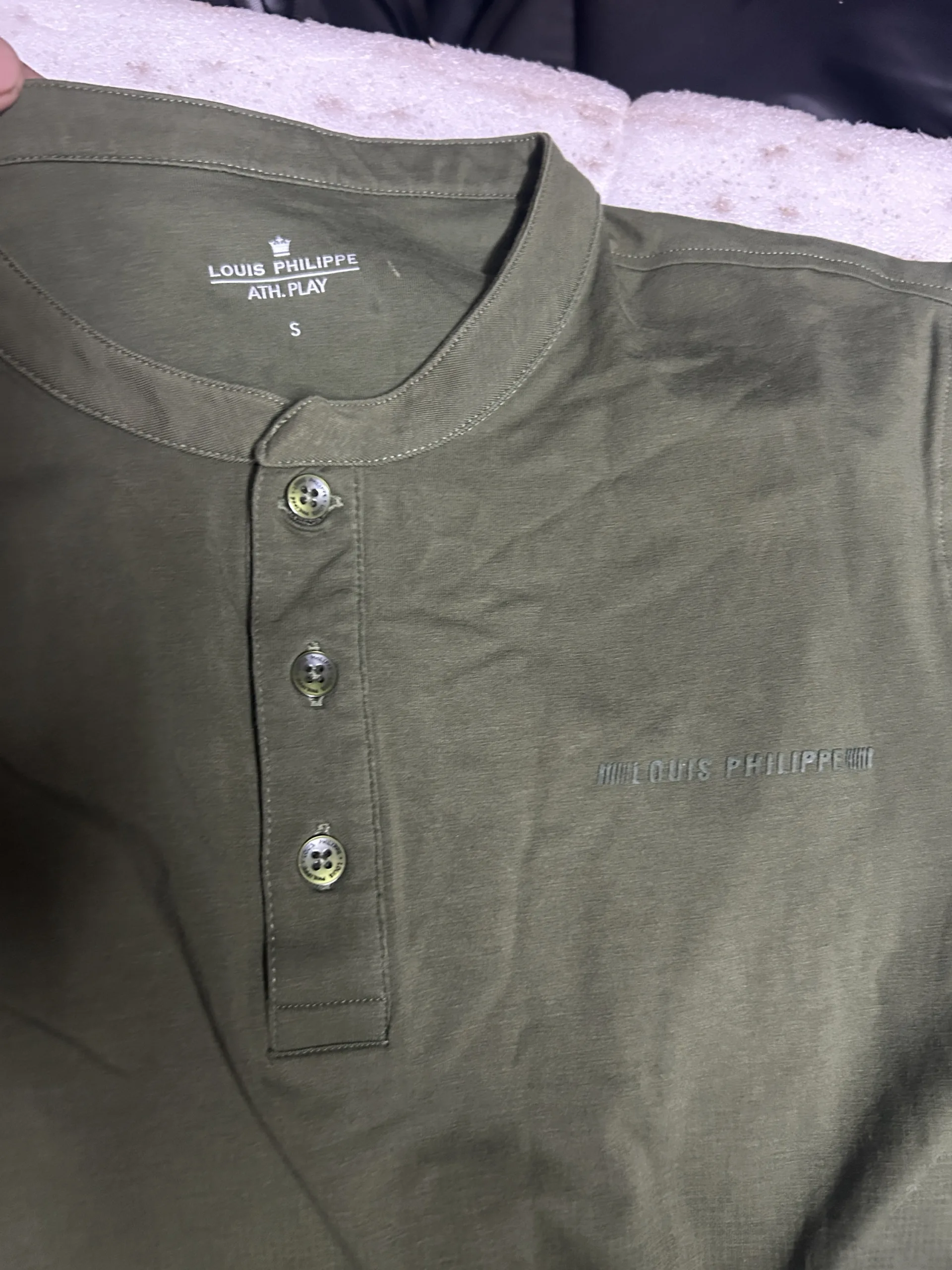 Green T-Shirt detail view