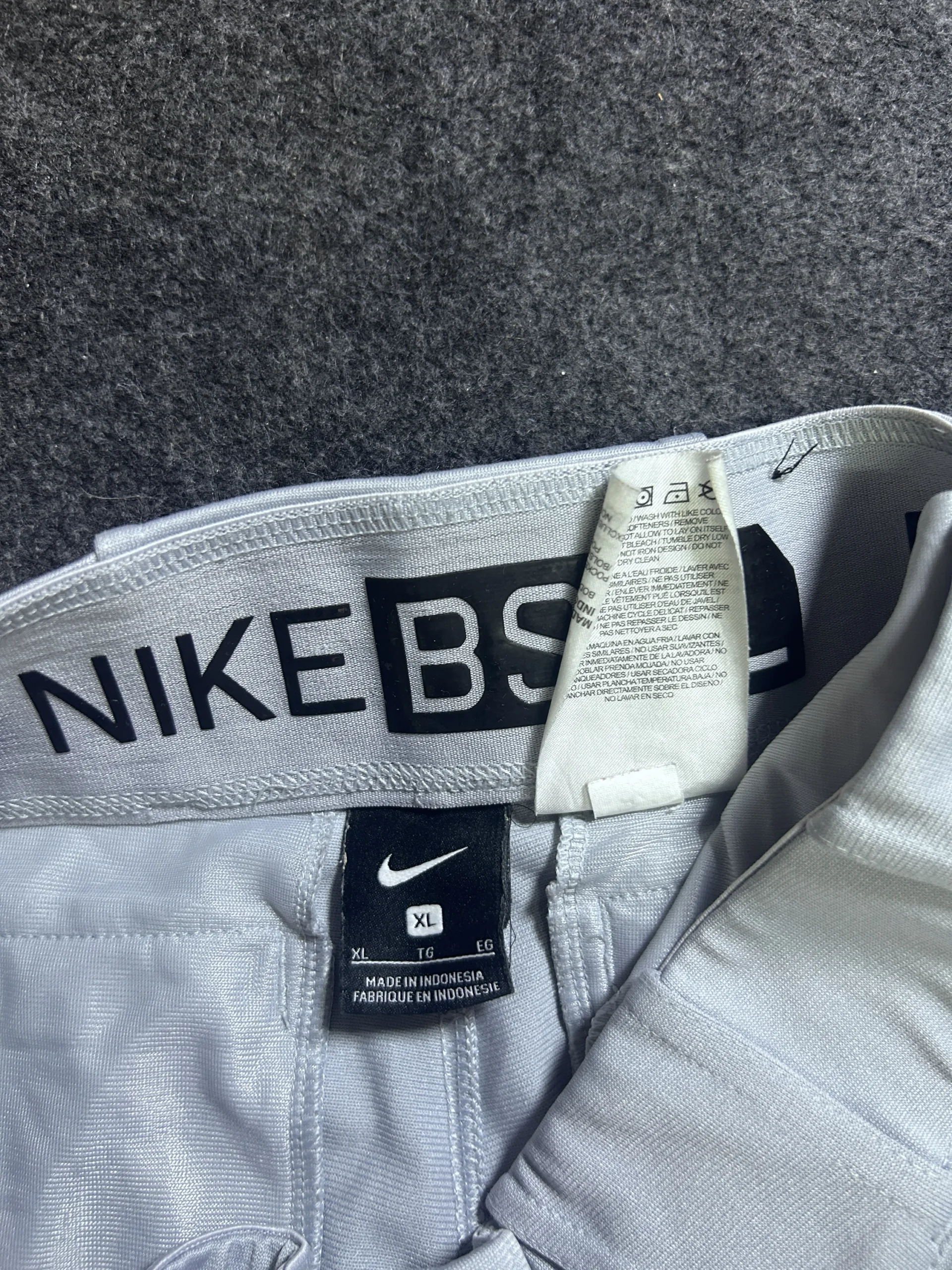 Nike Grey Pants detail view