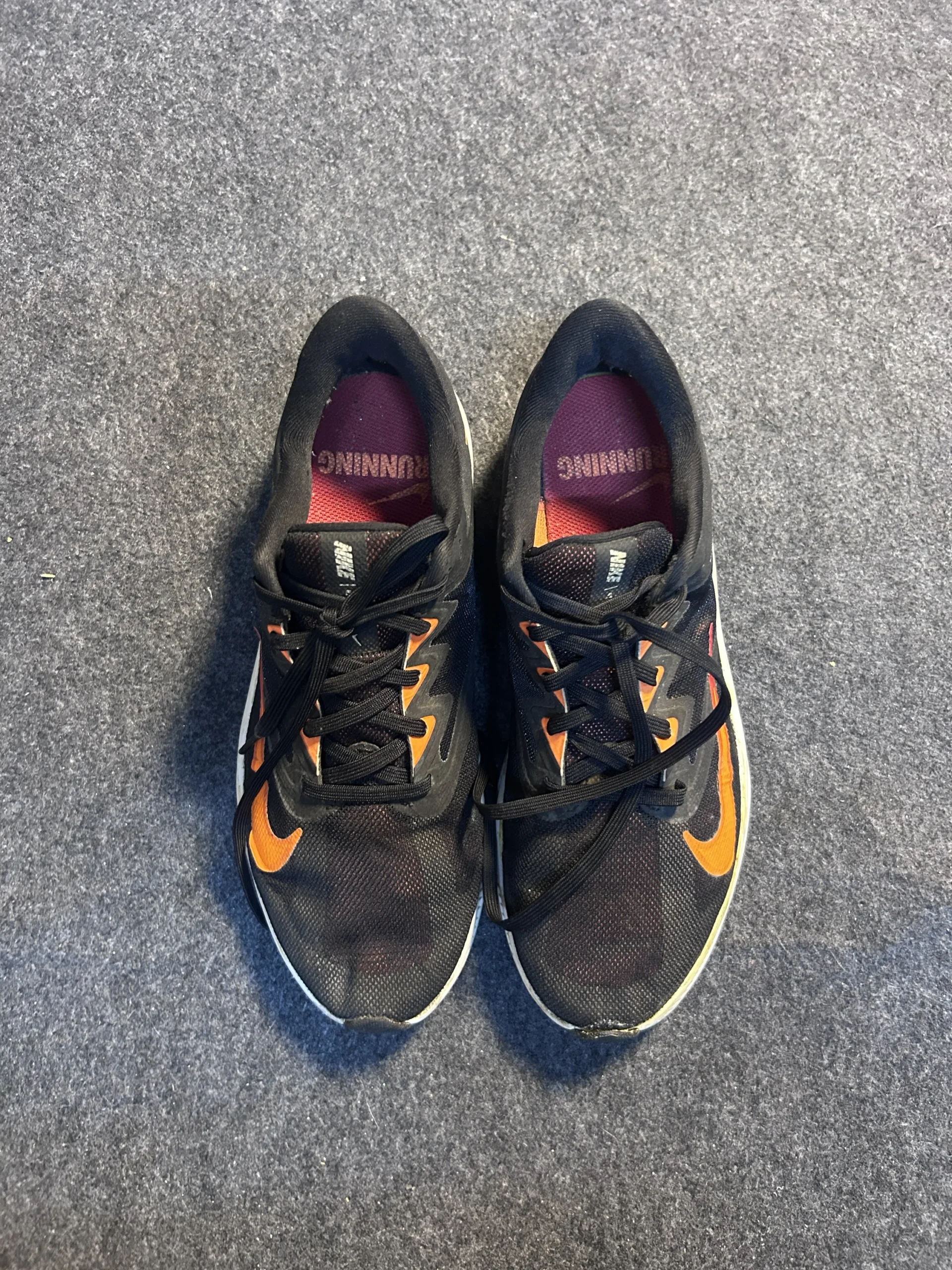 Nike Black simple detail view