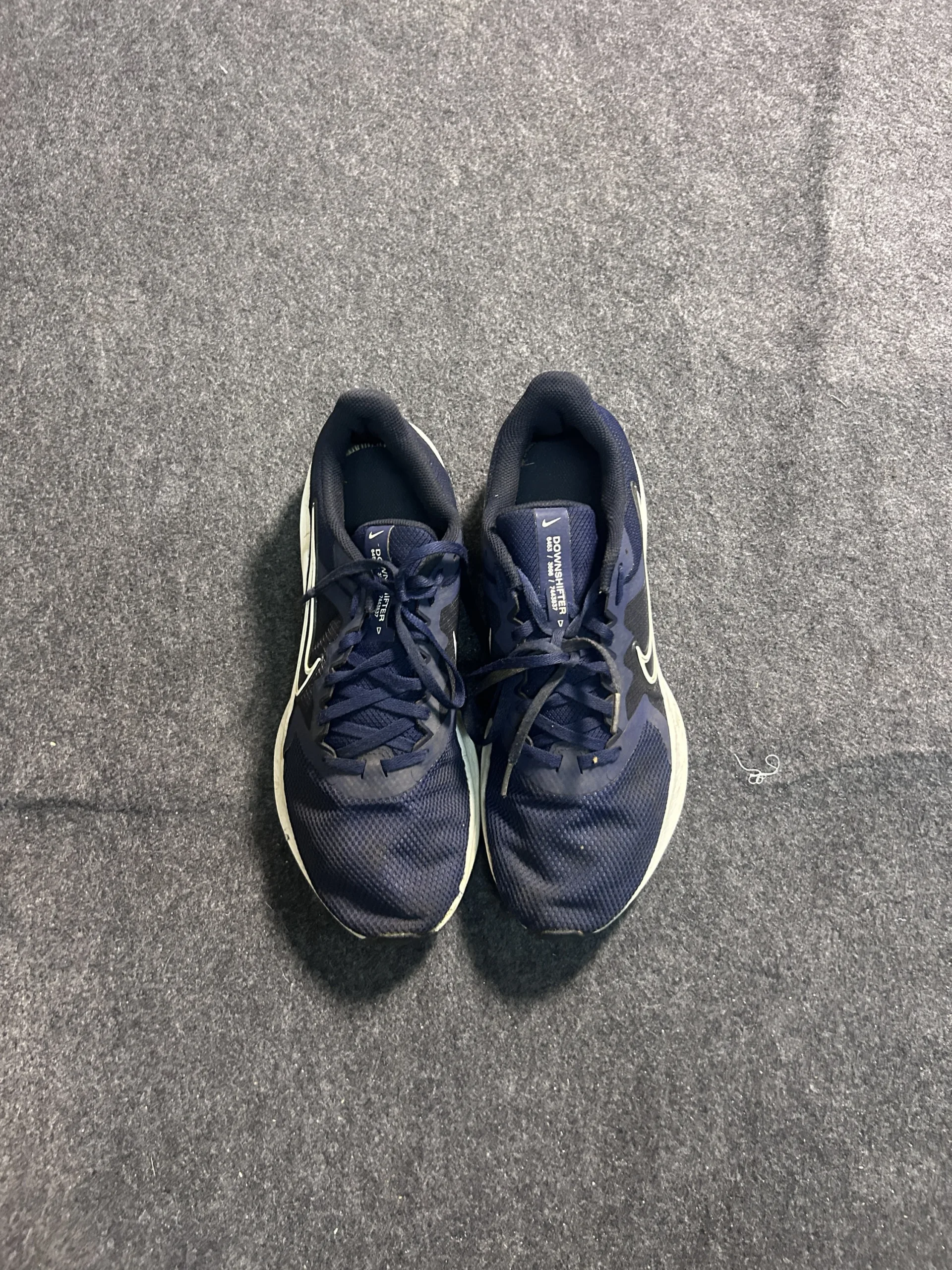 Nike Navy simple detail view