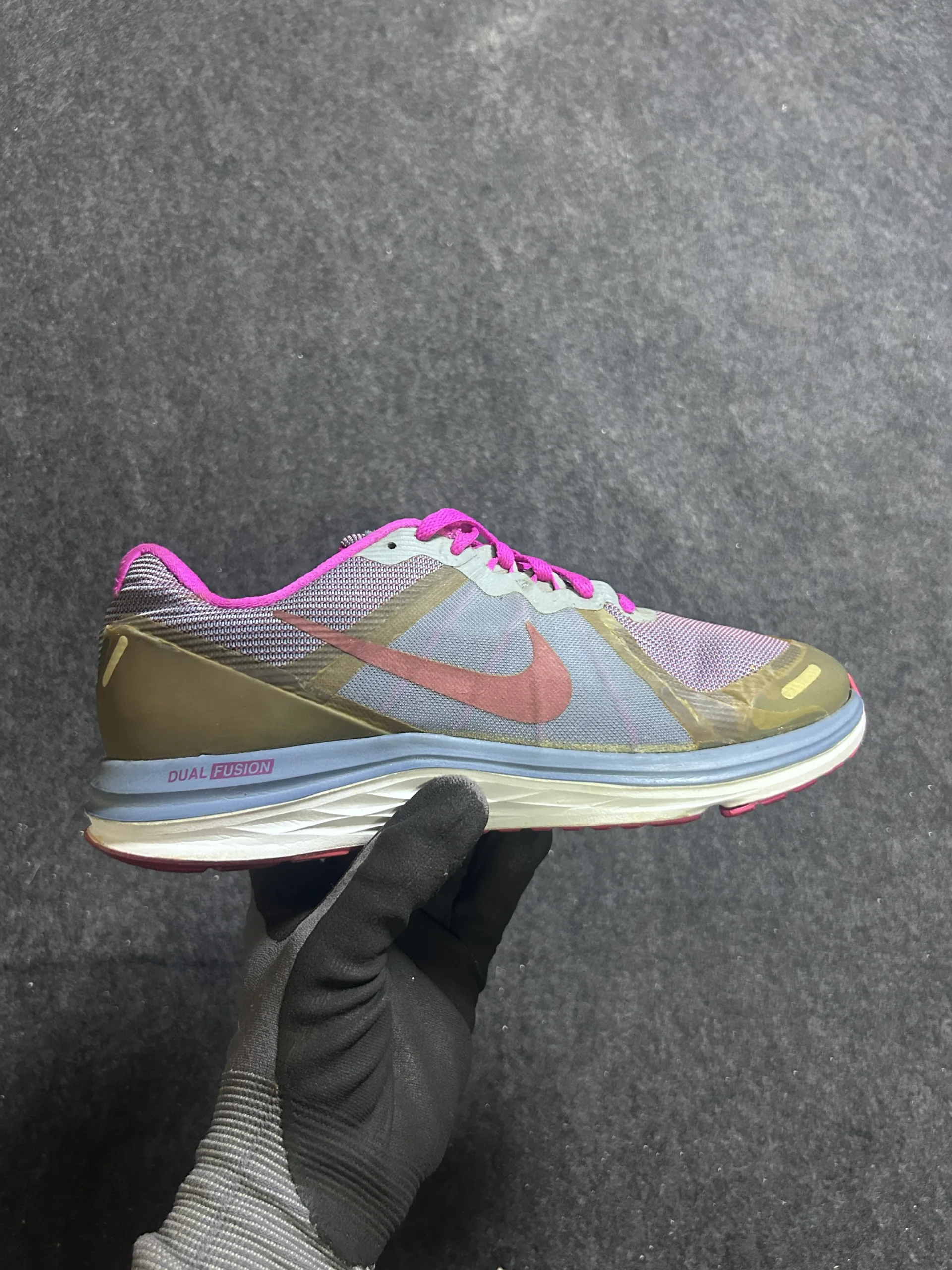 Nike simple alternate view