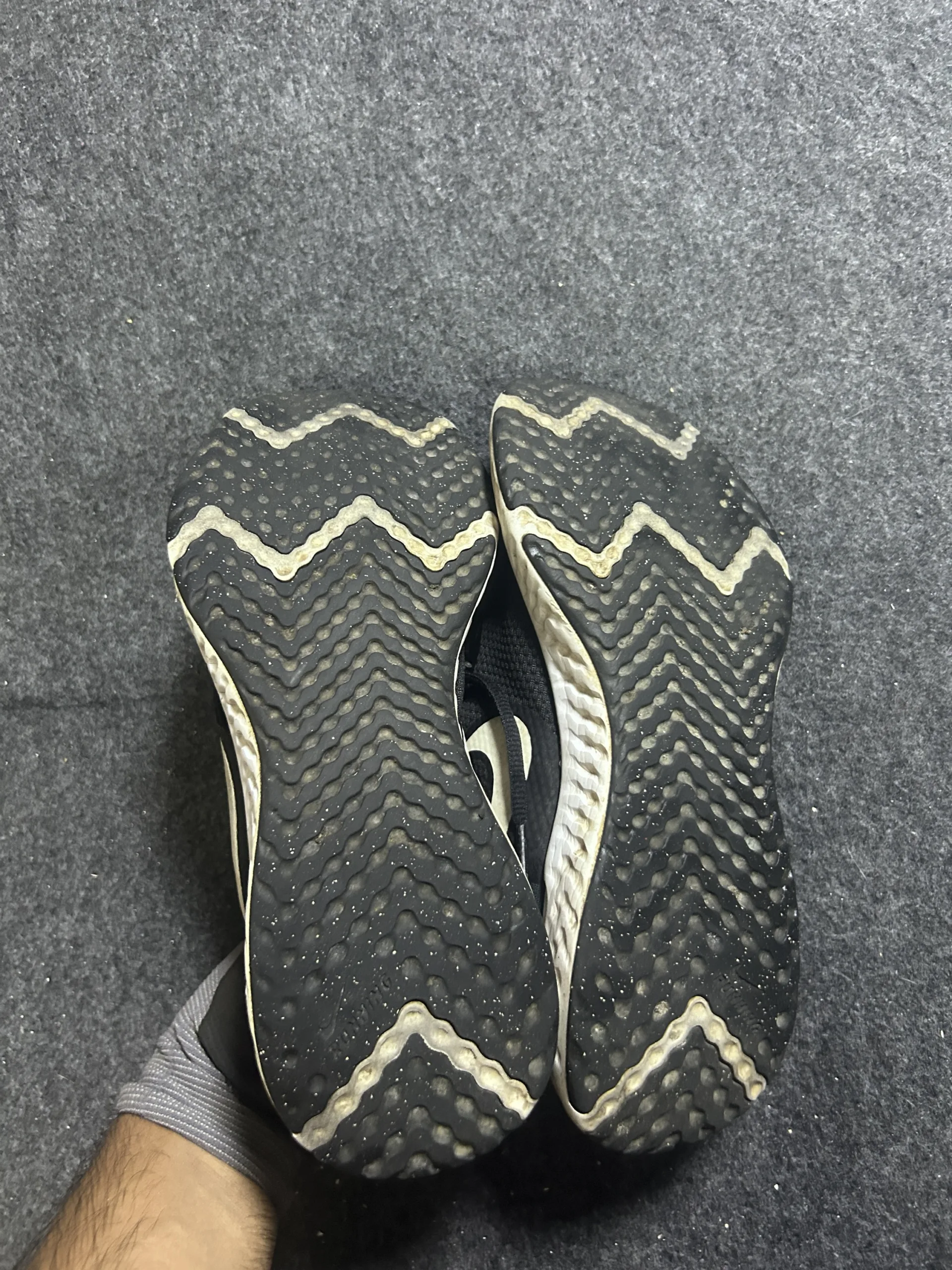 Nike Black simple detail view