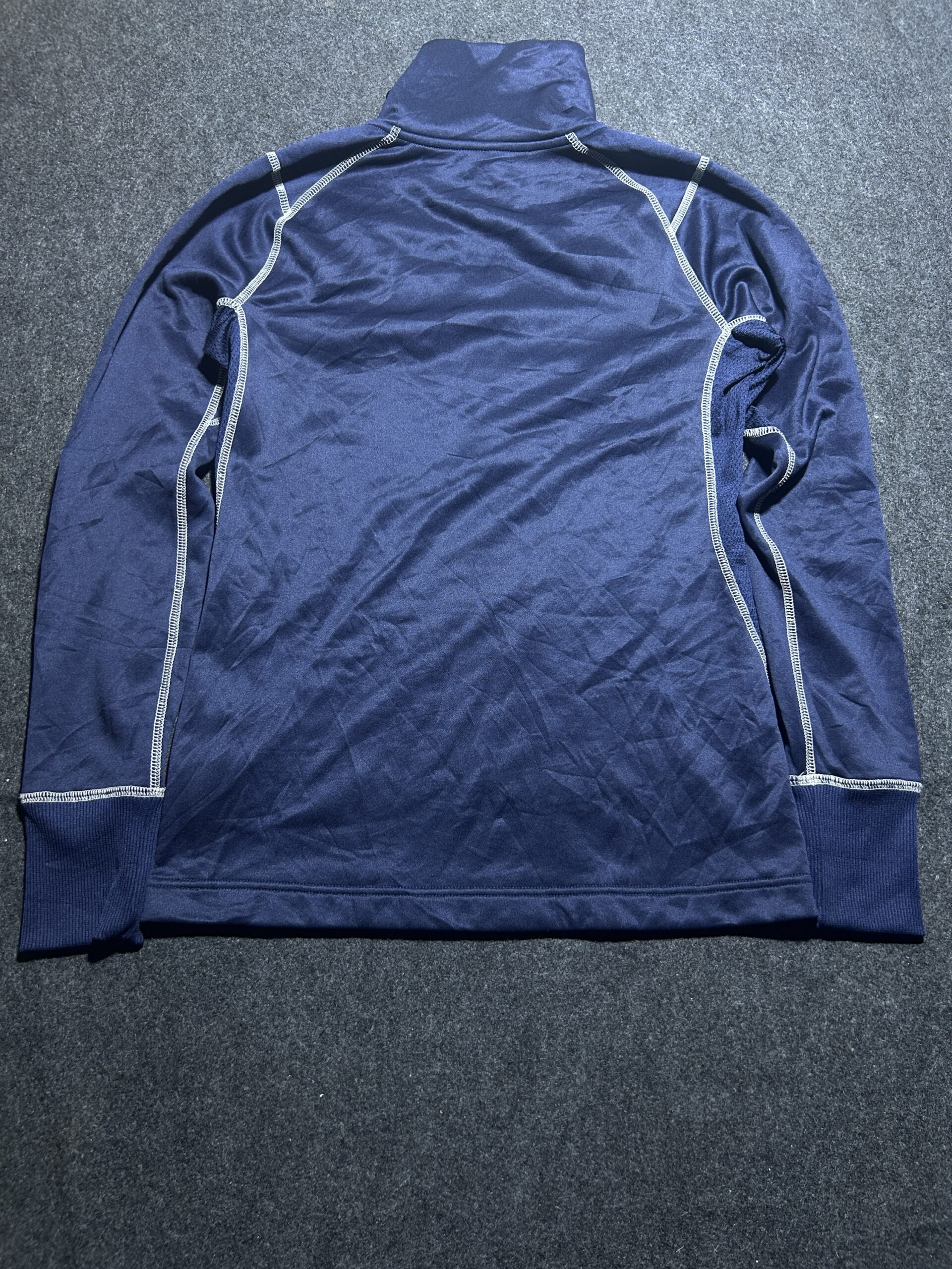 Nike Navy Sweatshirt detail view