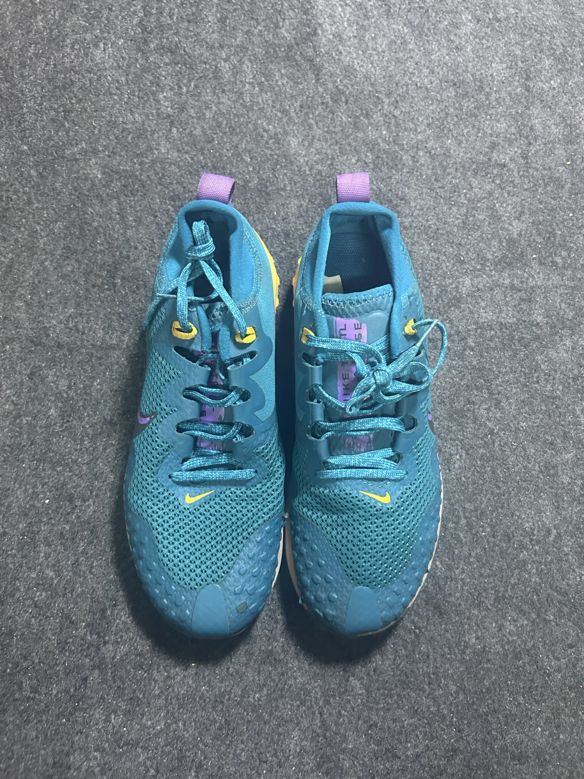 Nike simple back view