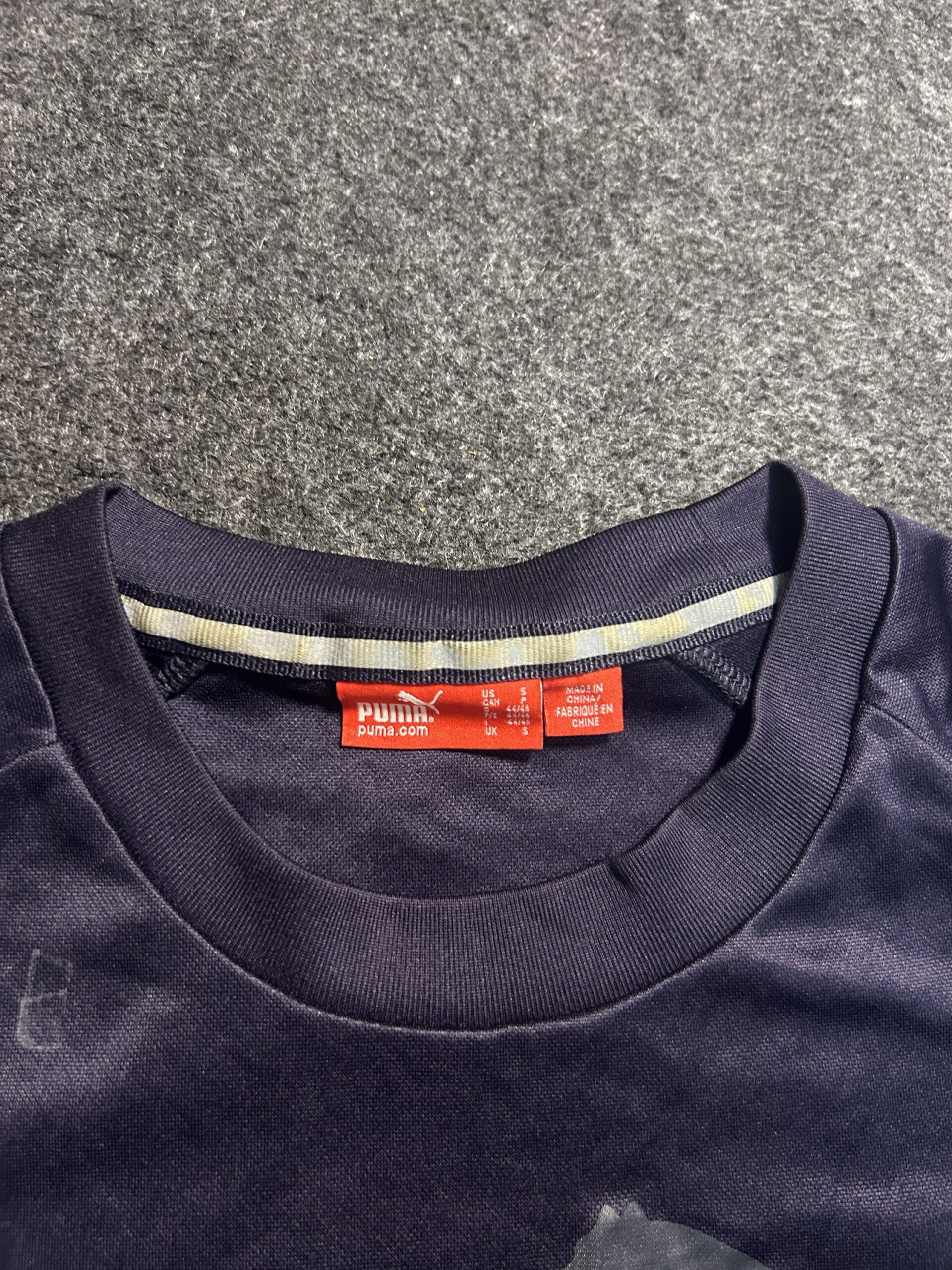 Puma Navy simple detail view