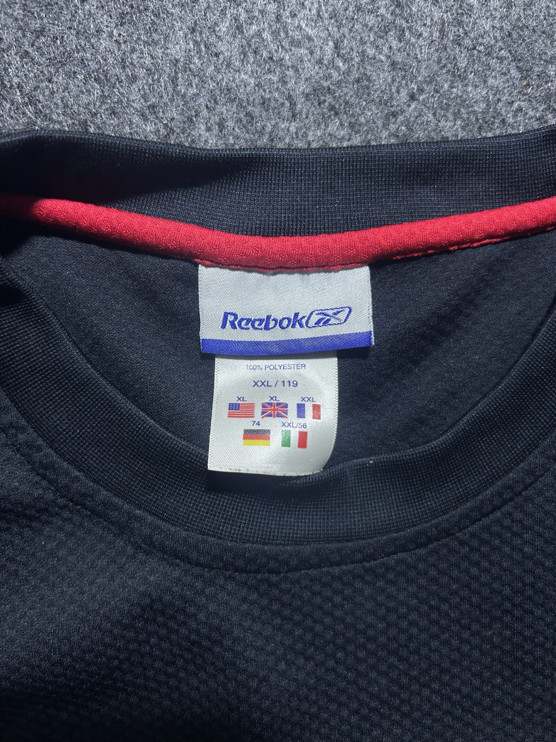 Reebok Black simple detail view