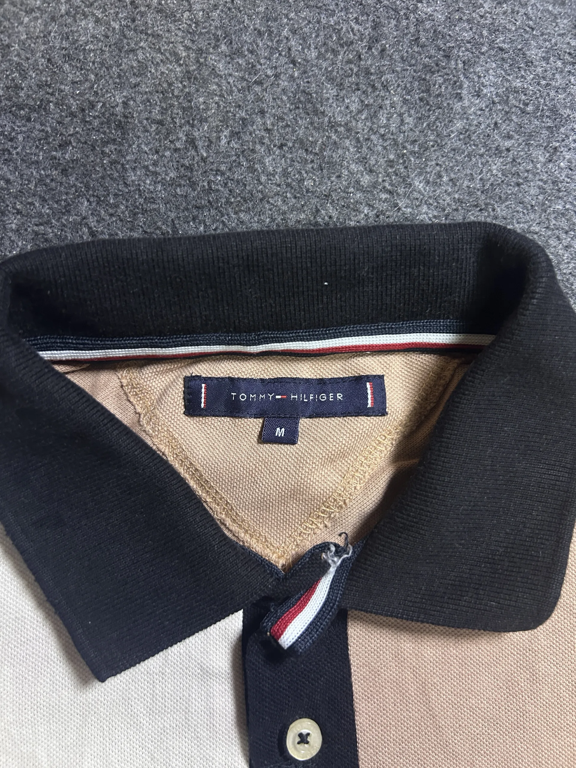 Tommy Hilfiger T-Shirt back view