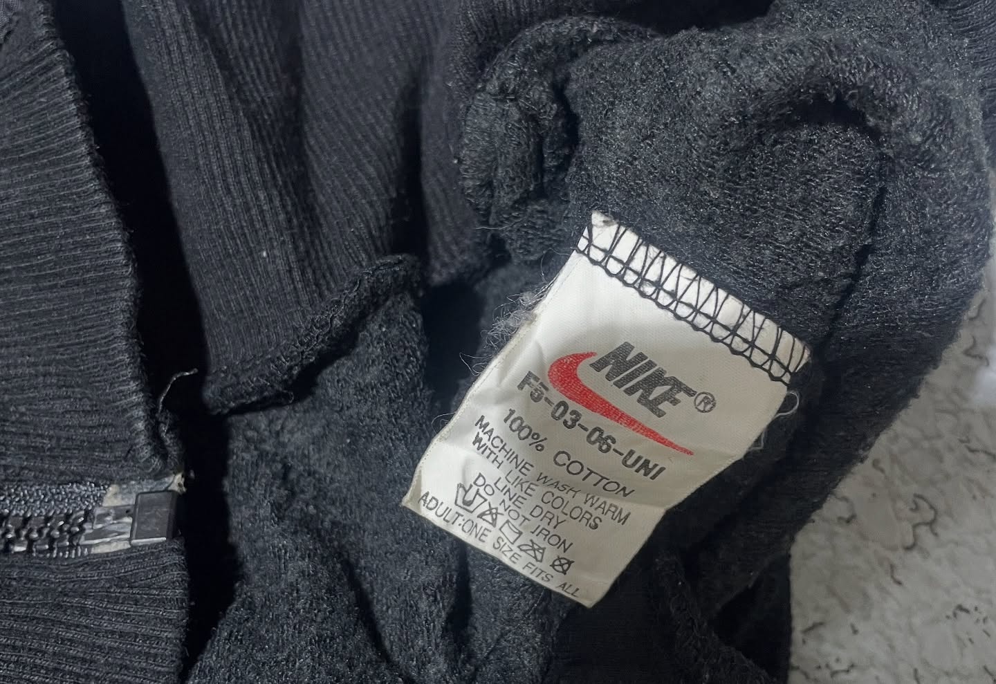 Nike Black simple detail view