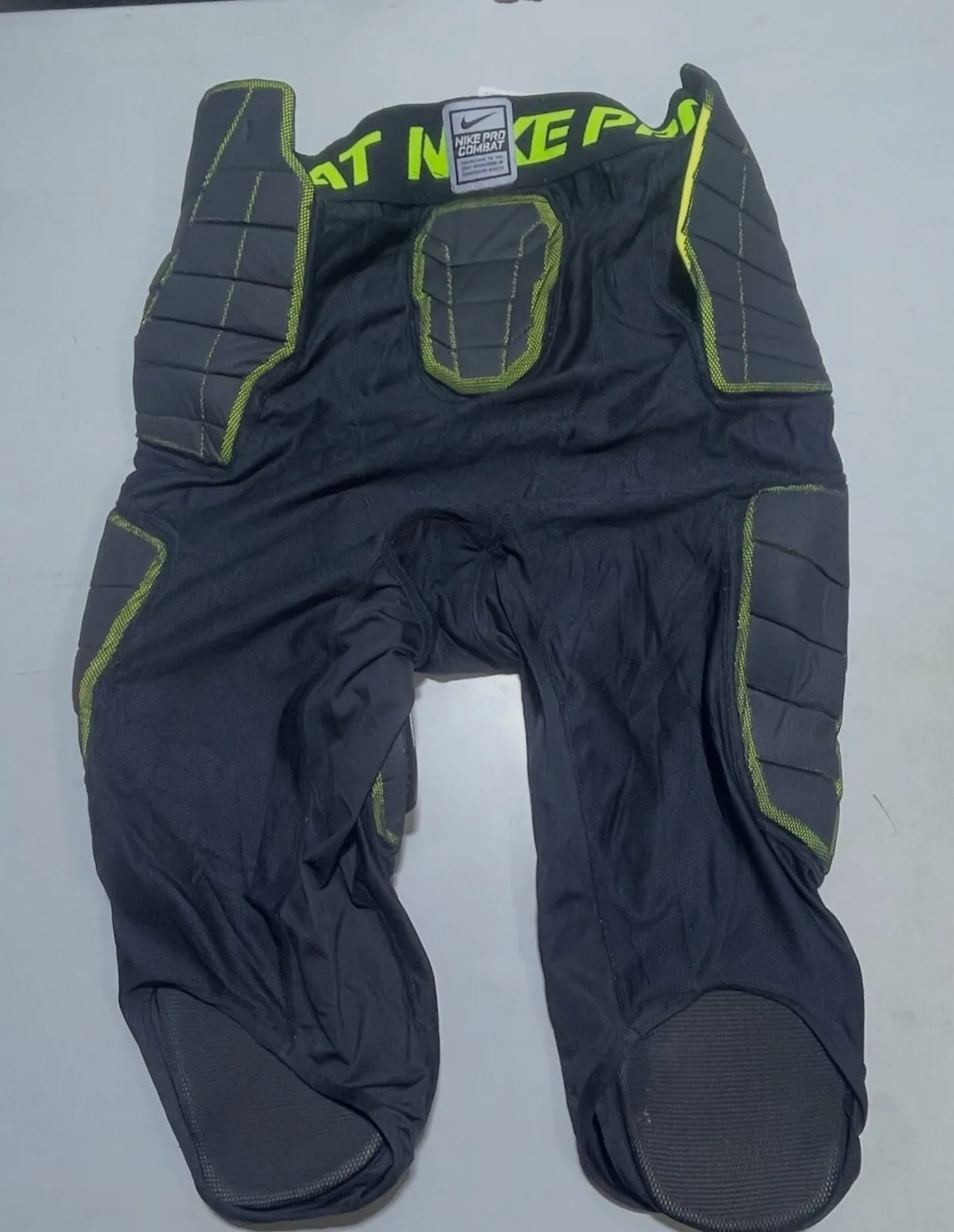 Nike simple alternate view