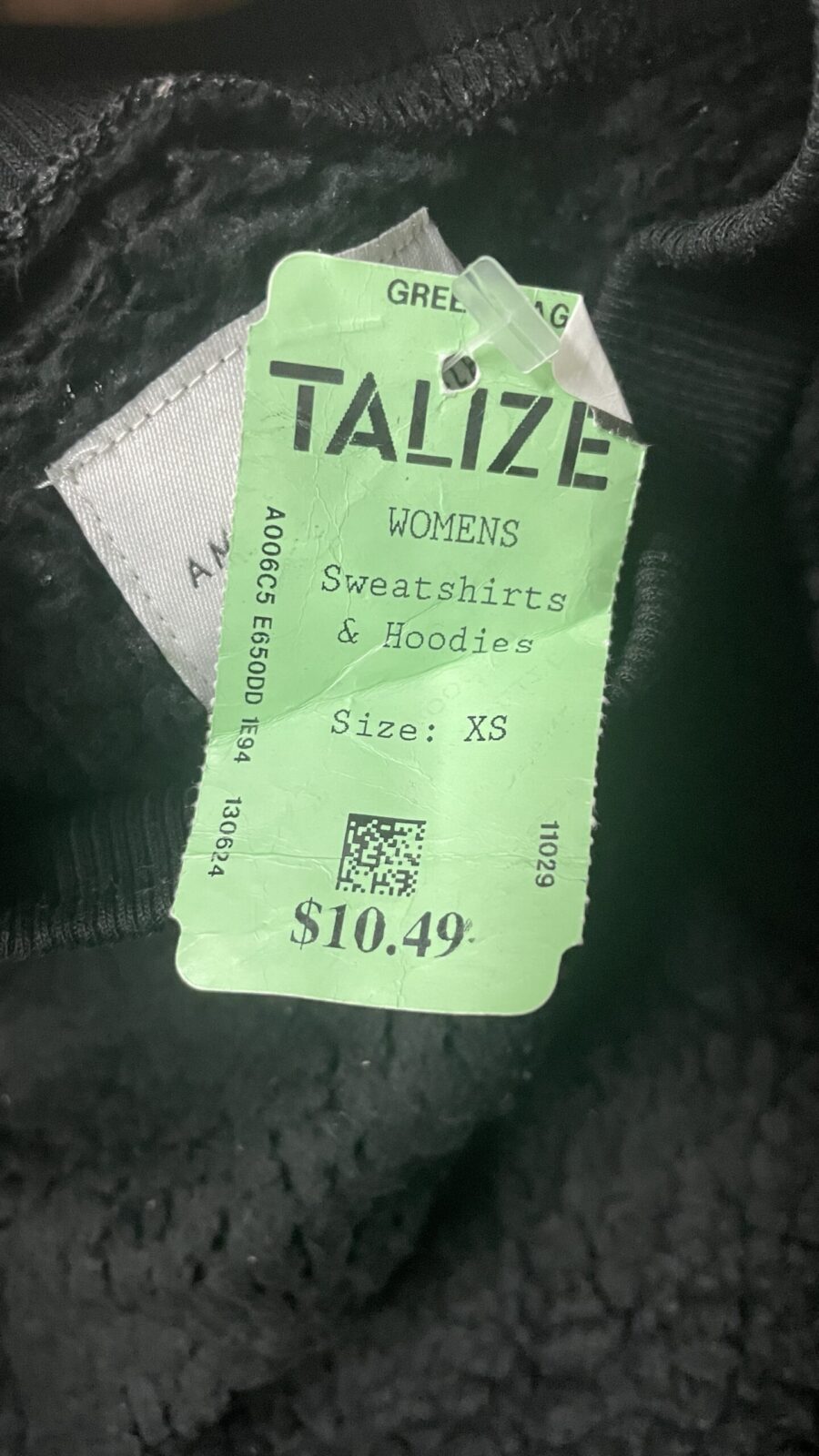 Sweatshirt detail view