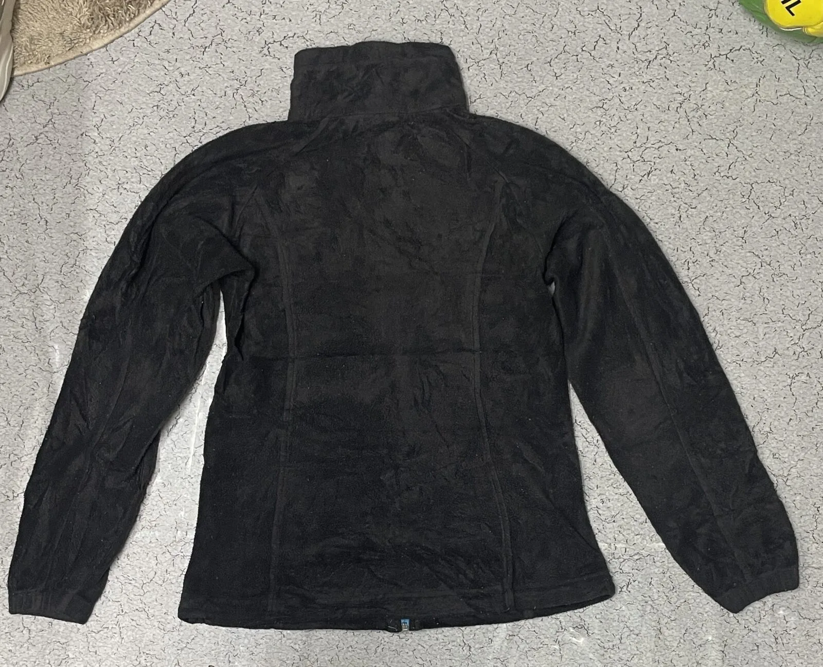 Columbia Black Sweatshirt alternate view