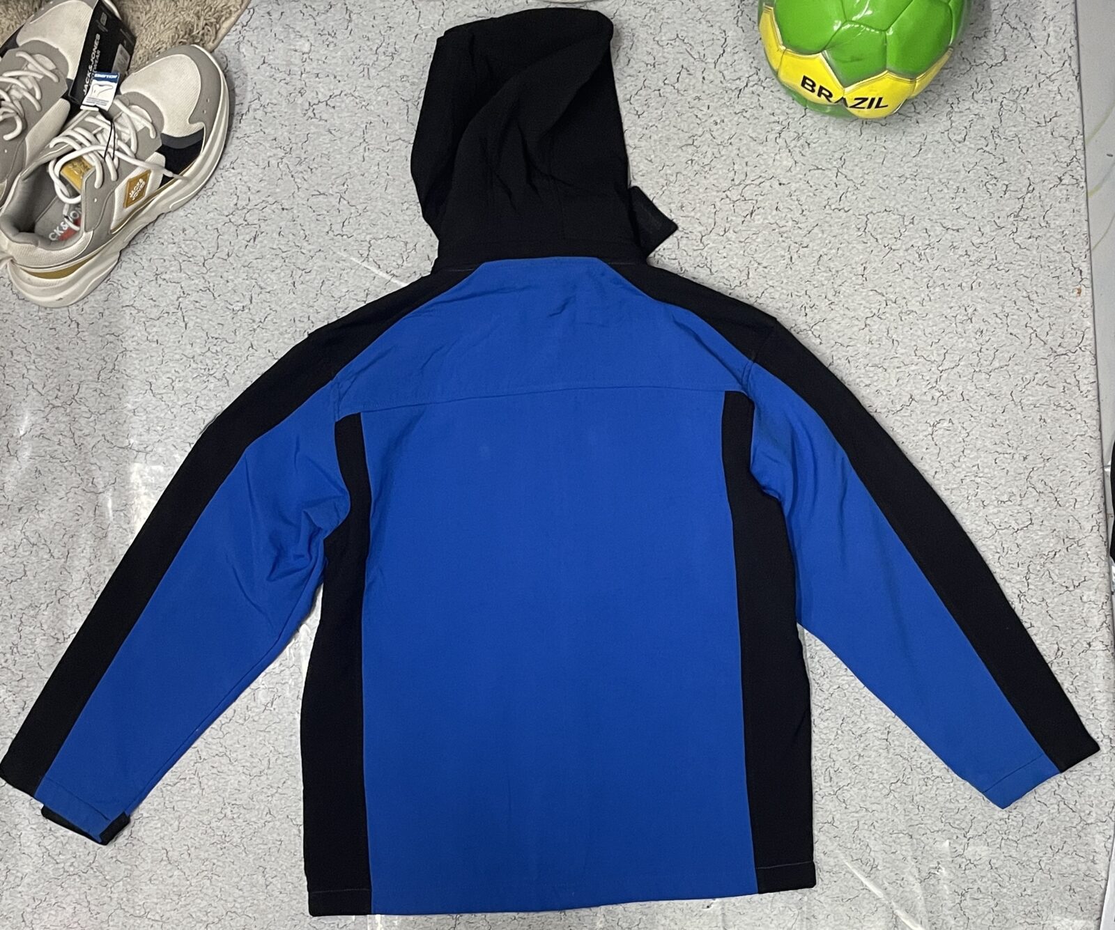 Reebok Black Jacket detail view