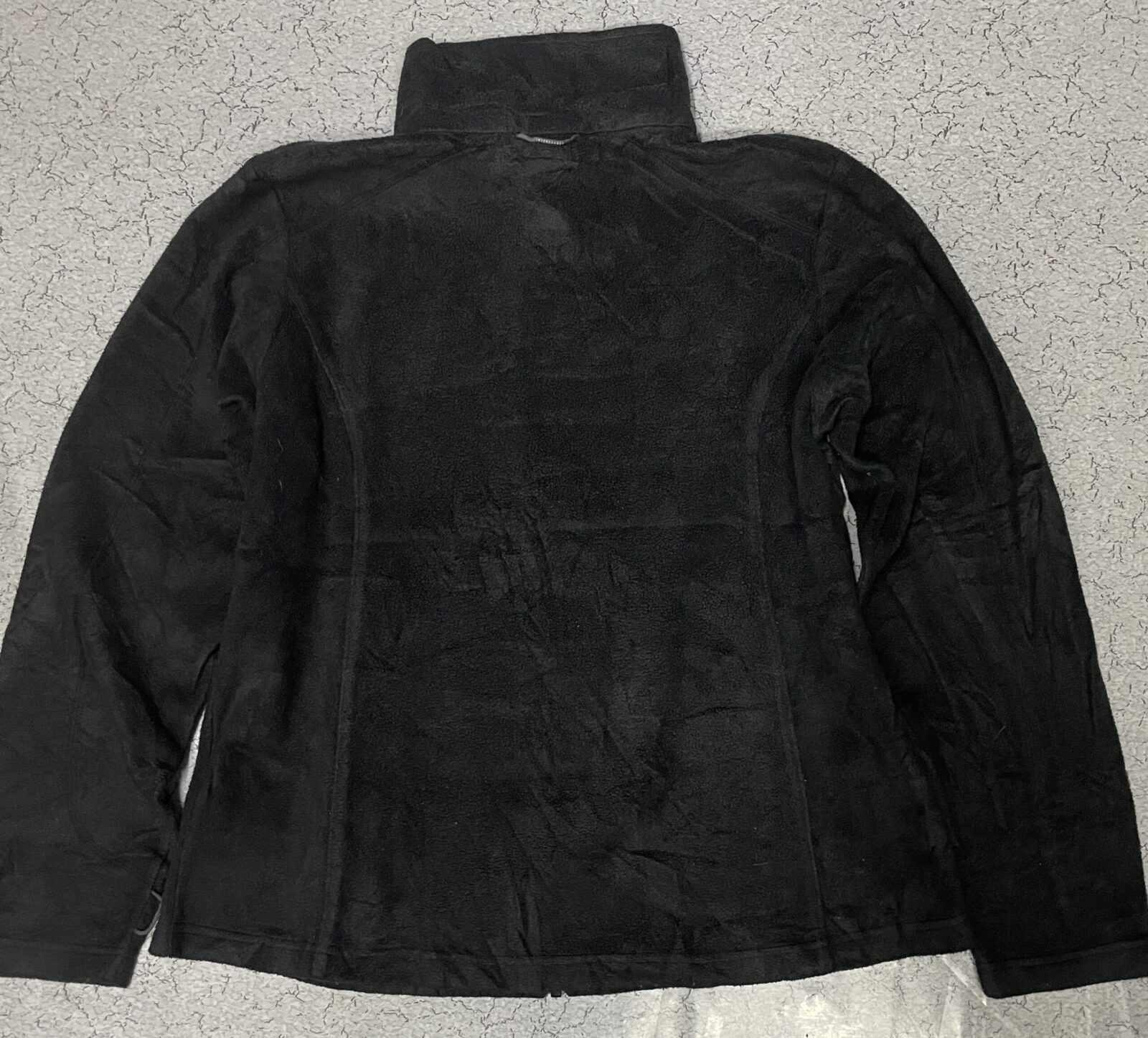 Columbia Black Fleece Jacket detail view