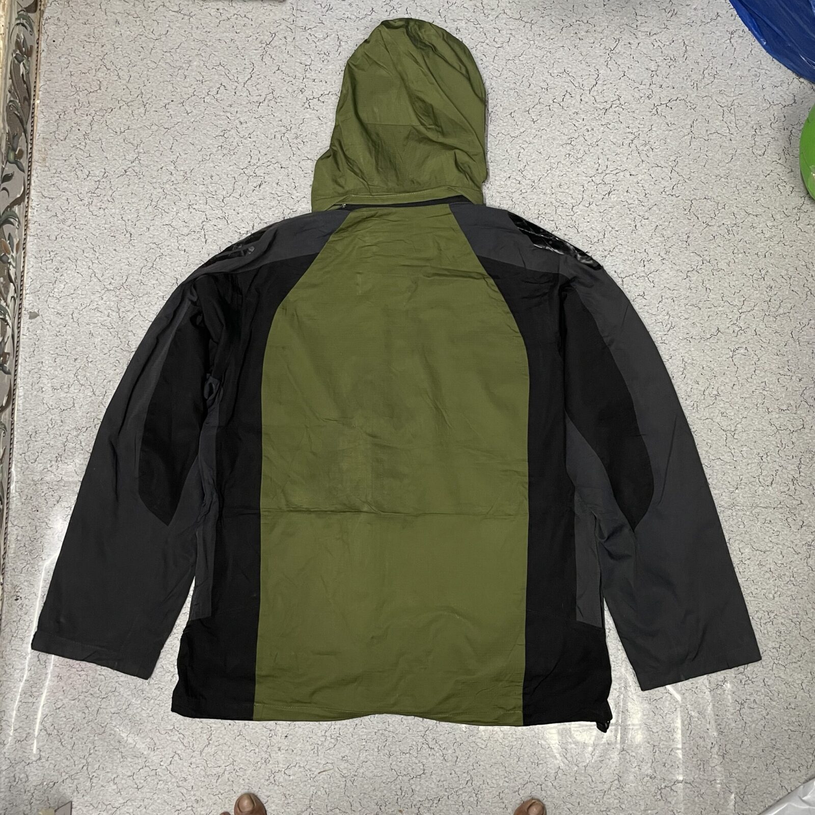 Columbia Black Jacket detail view