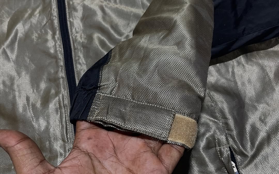 Asics Jacket detail view
