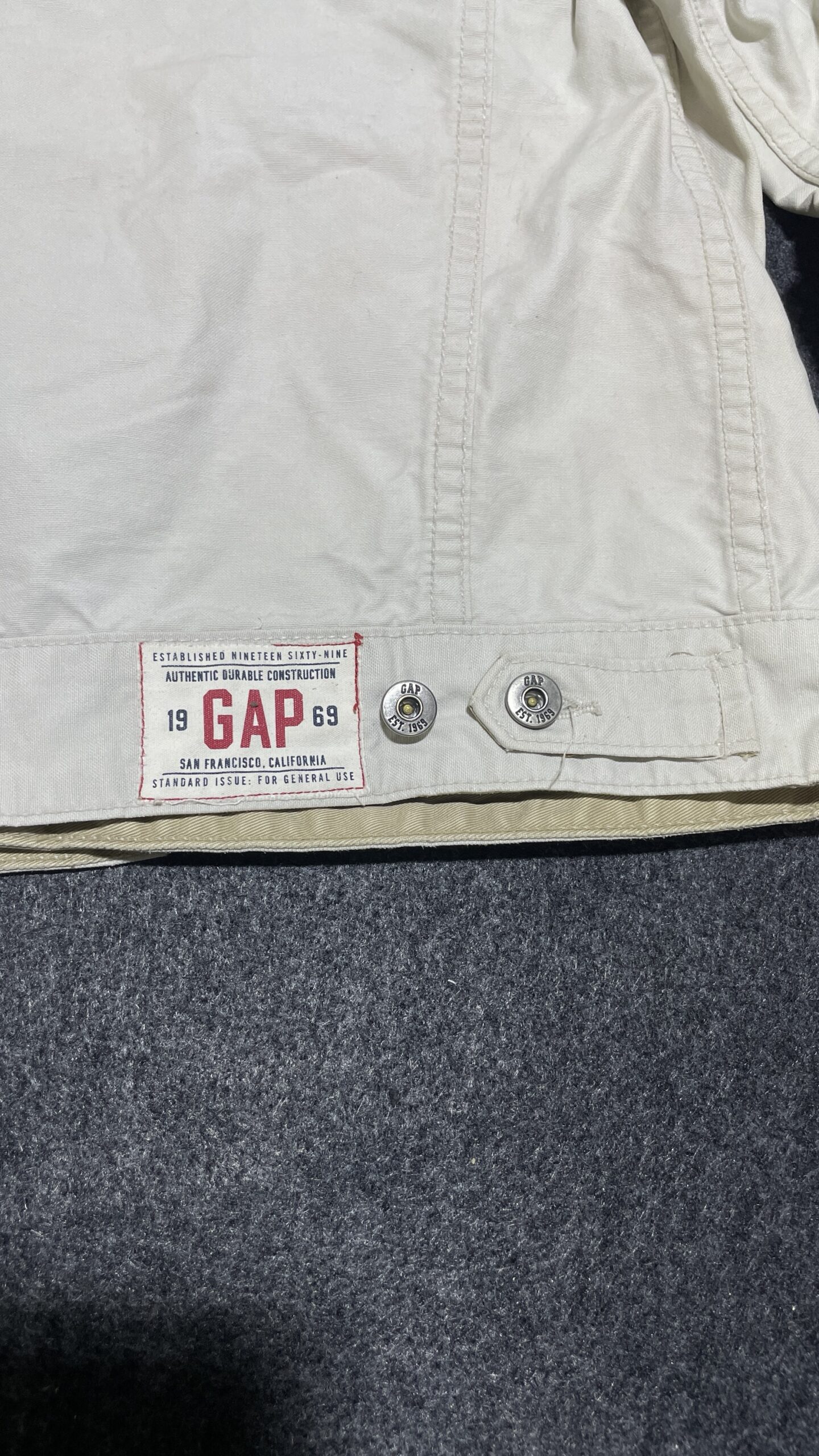GAP White Jacket detail view