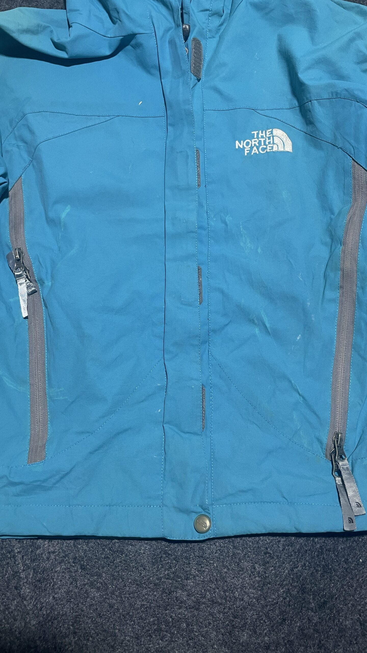 The North Face GORE-TEX Blue Jacket detail view