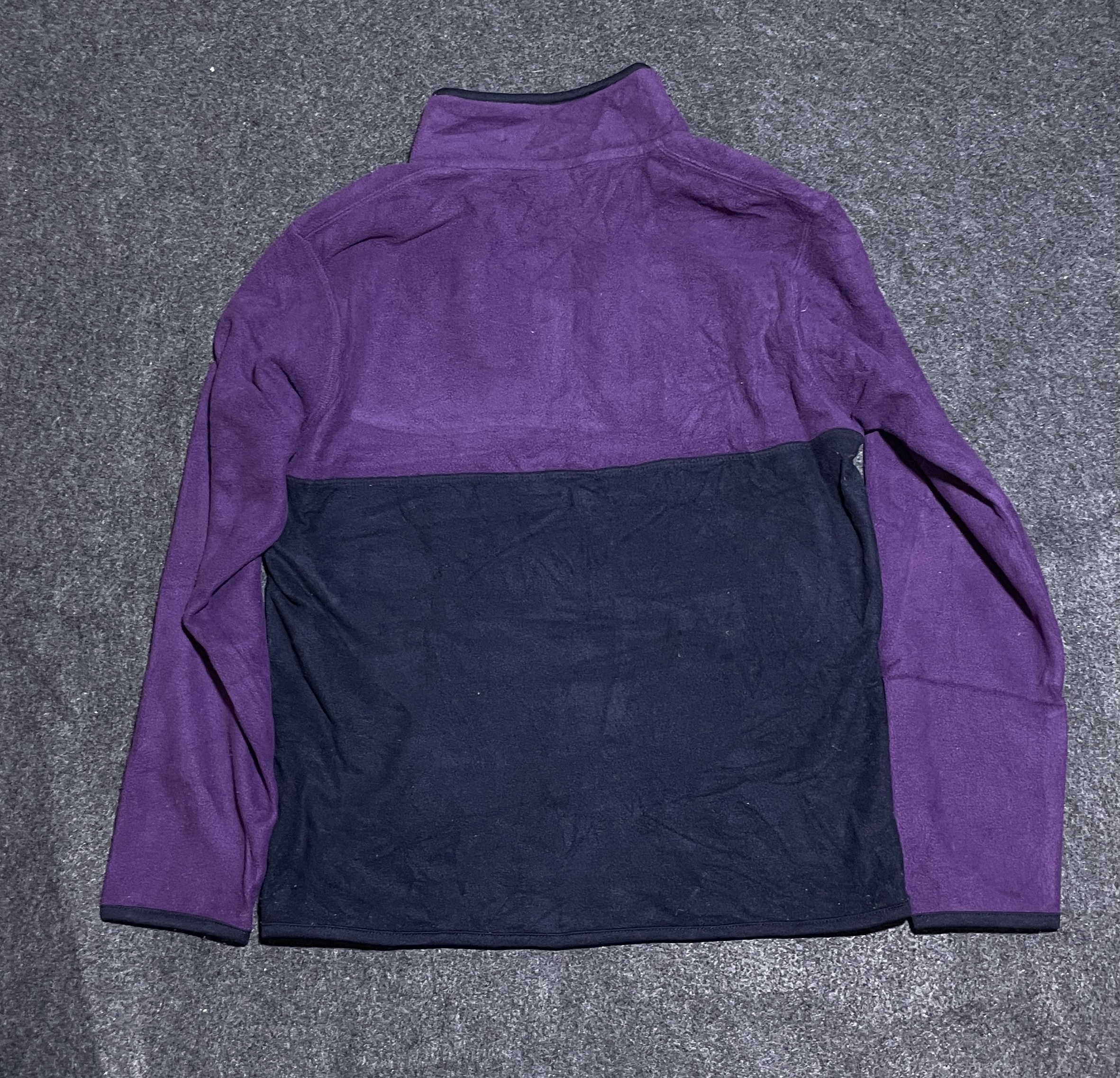Uniqlo Black Sweater detail view