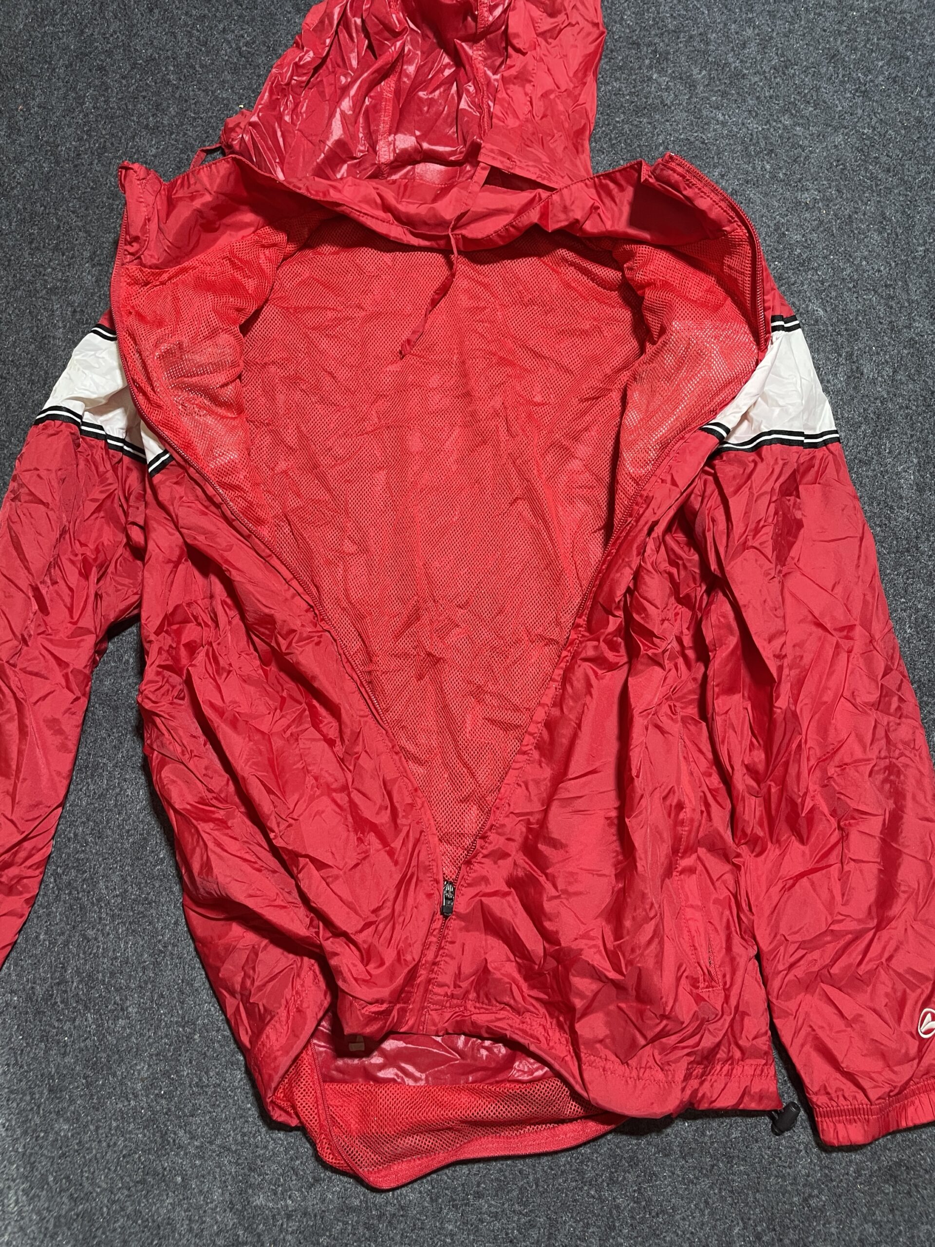 Red simple detail view