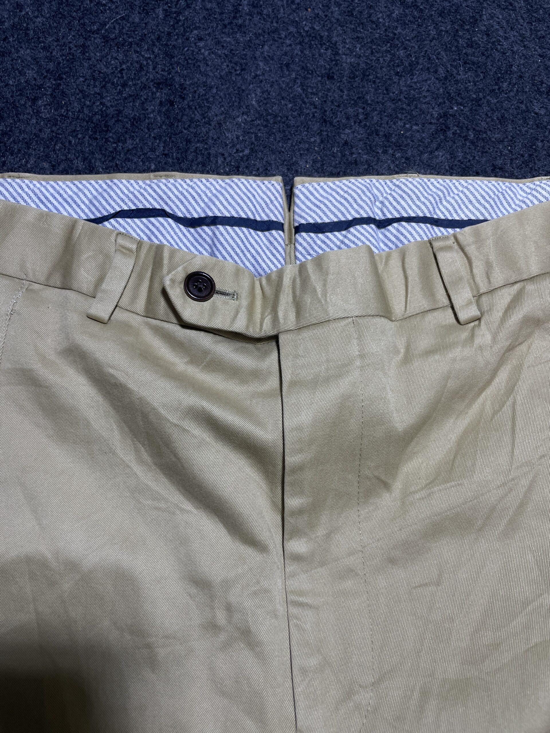 Khaki Pants detail view