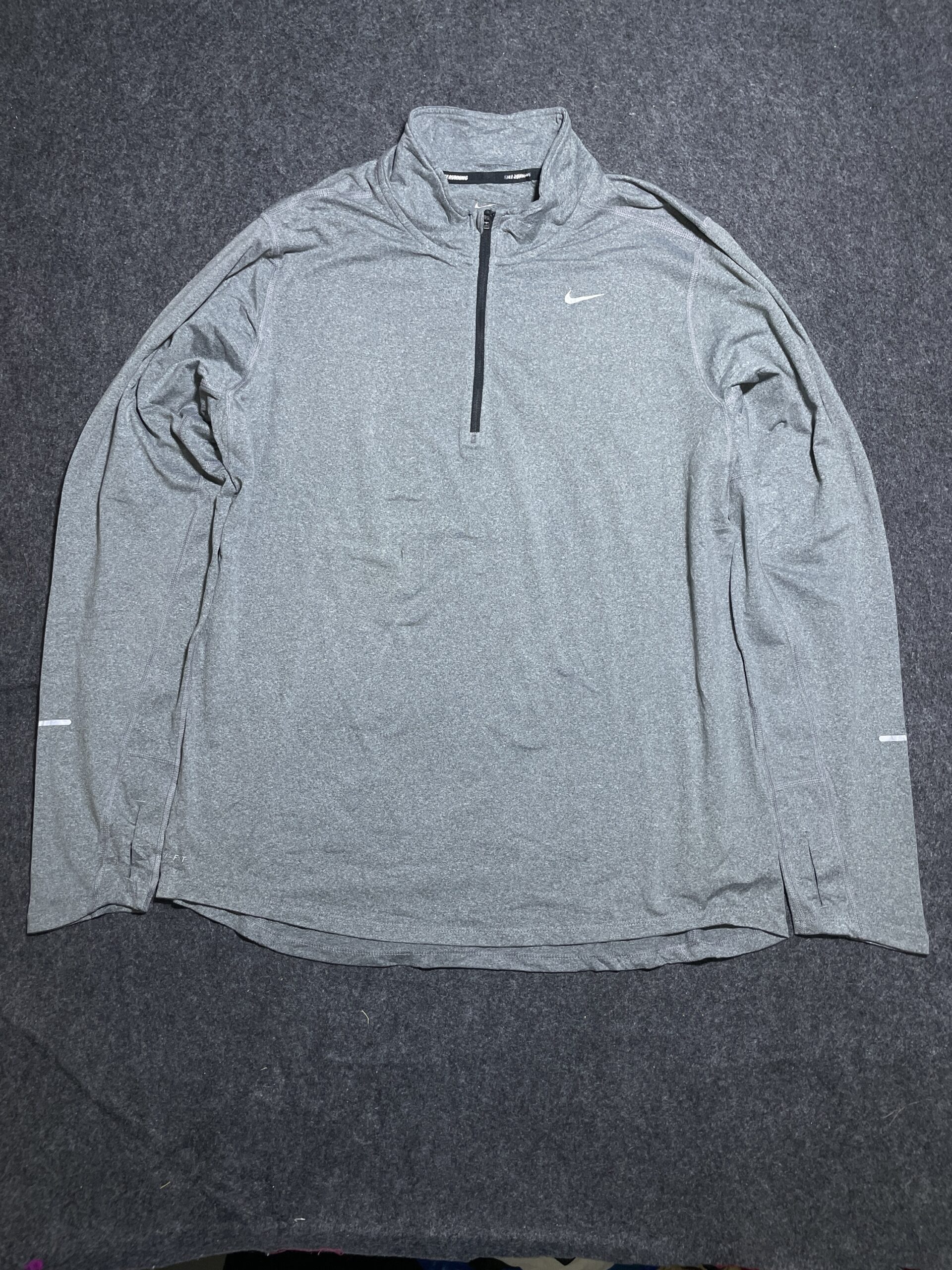 Nike Grey T-Shirt detail view