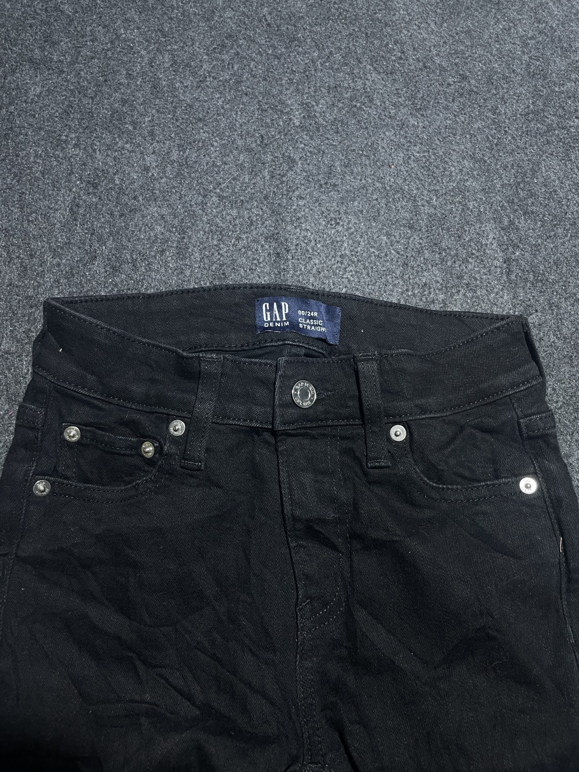 GAP Black Jeans detail view