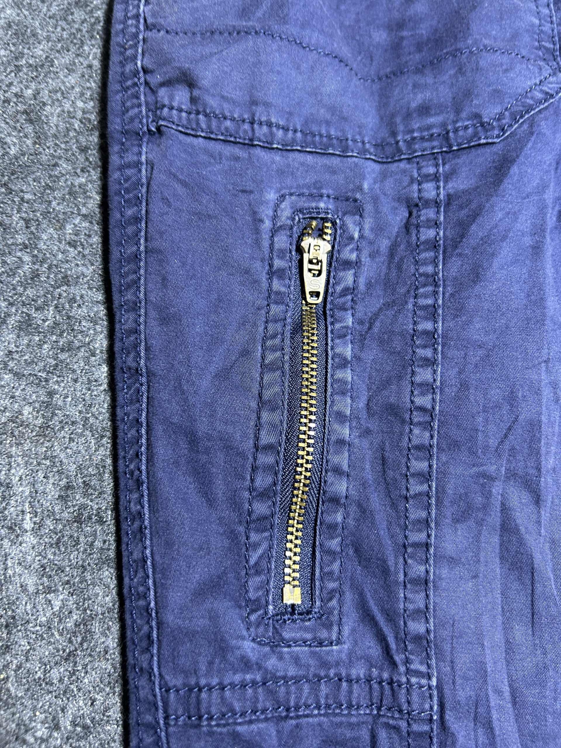 Navy simple detail view