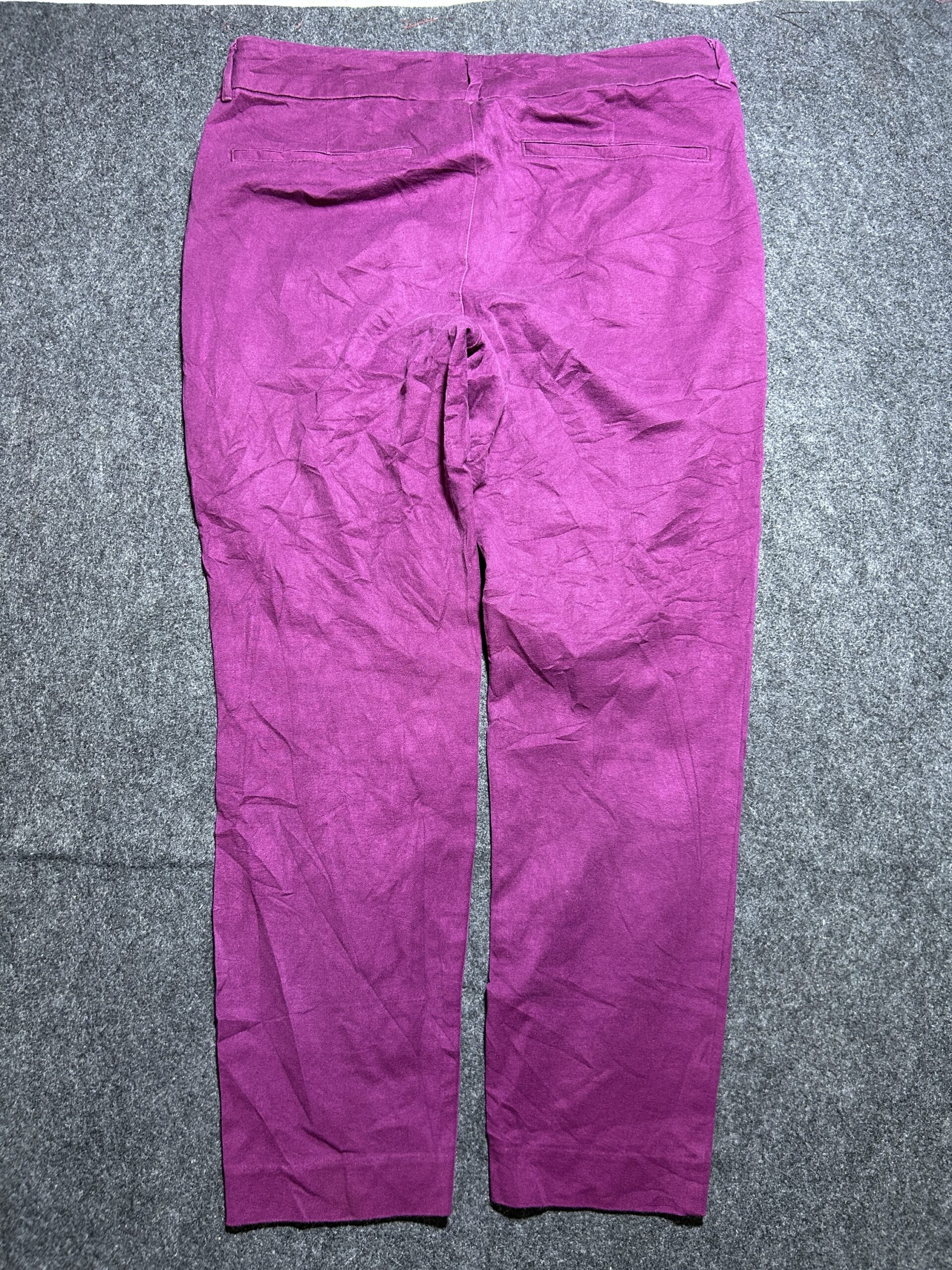 Old Navy Navy Trousers detail view